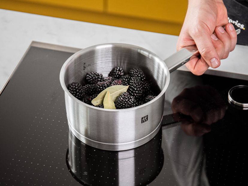 Blackberrybay leaf jammy dodger cookies Recipe Kitchen Stories