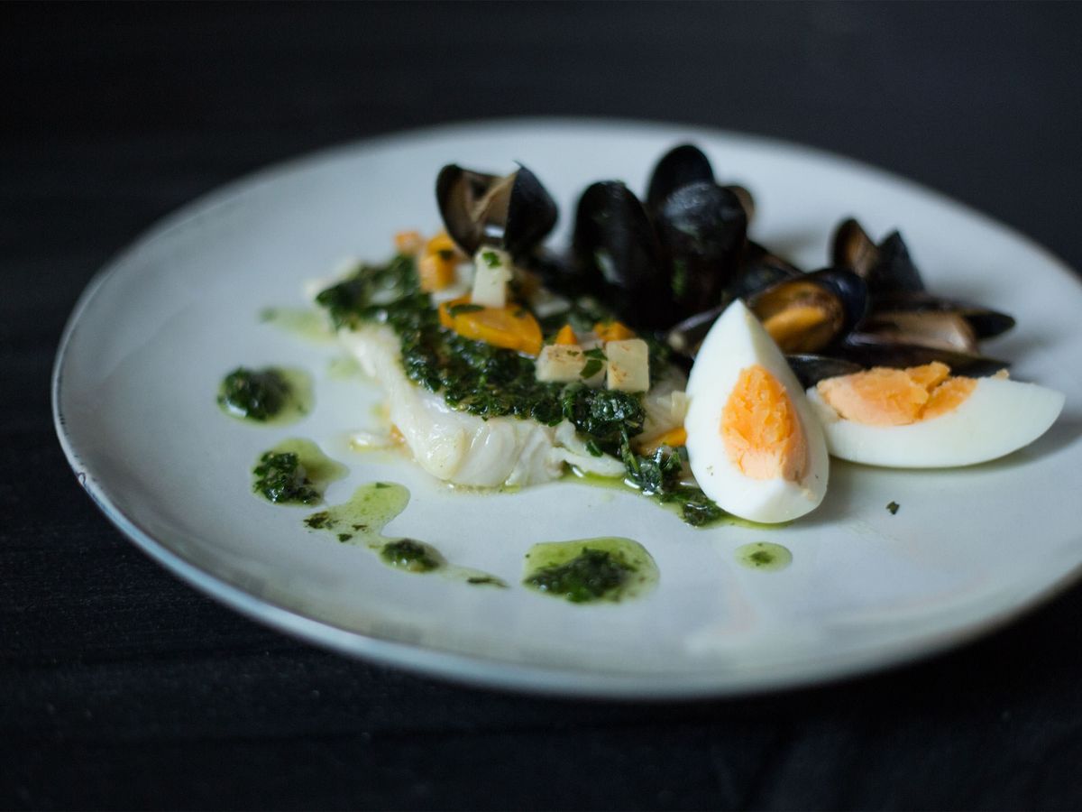 Hake with mussels and salsa verde | Recipe | Kitchen Stories