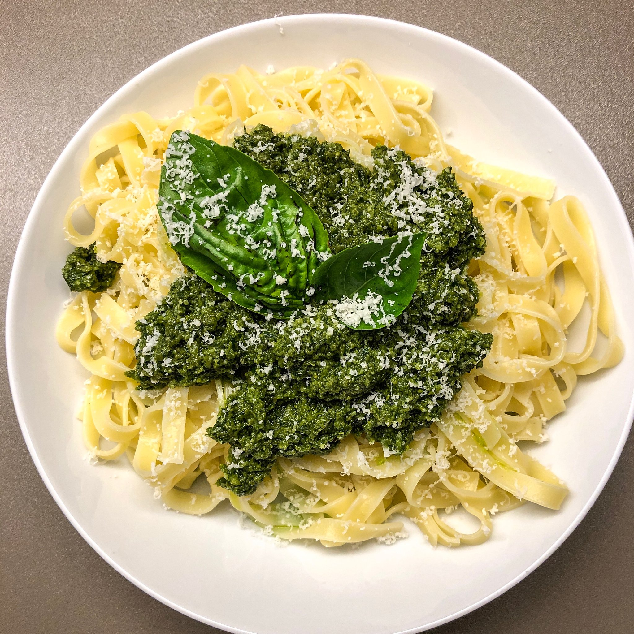 Basilikumpesto | Rezept | Kitchen Stories