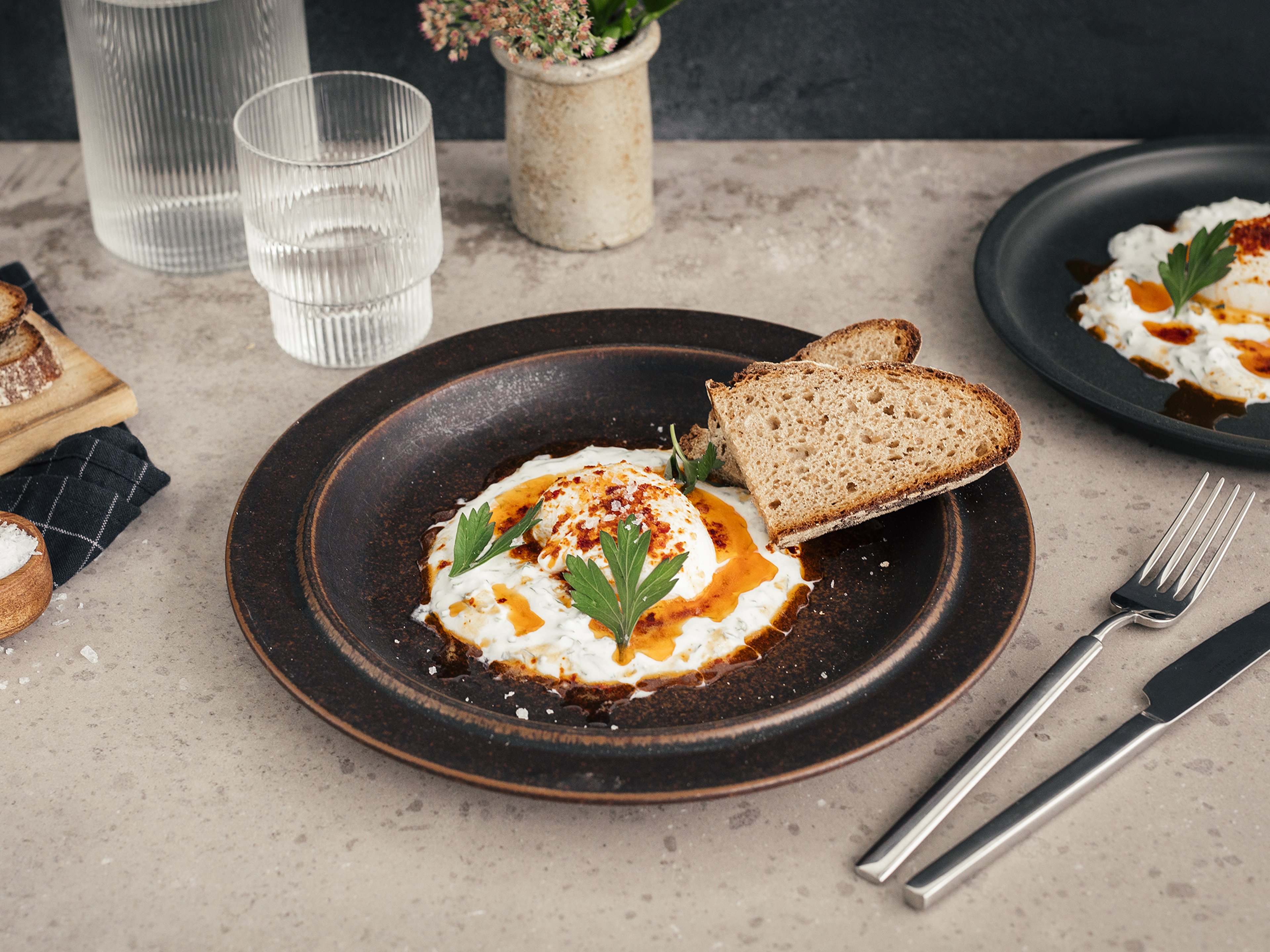 Çilbir (Turkish poached eggs with yogurt)