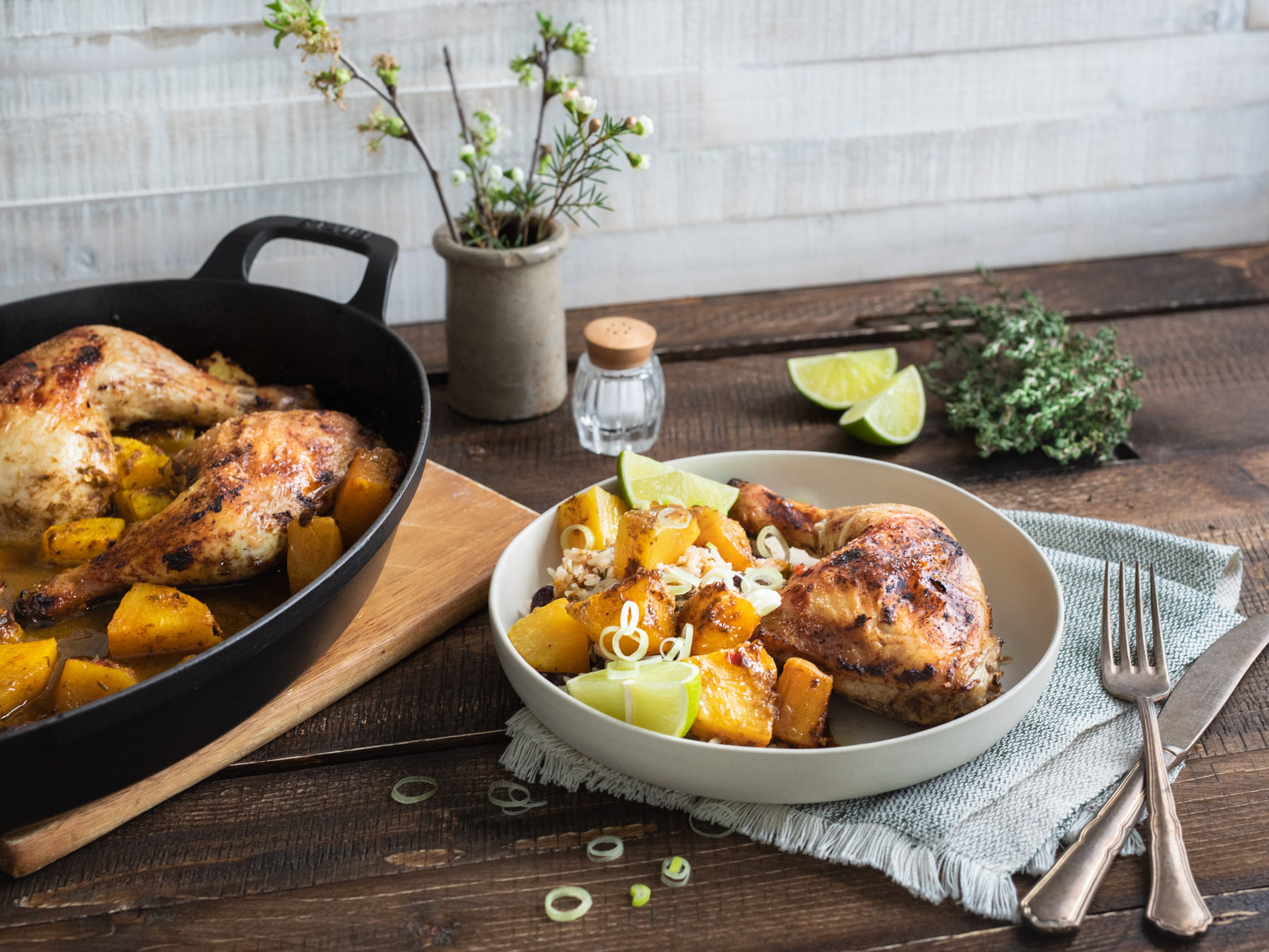 Hähnchen nach jamaikanischer Art mit Ananas und Kokosreis (Jerk Chicken)