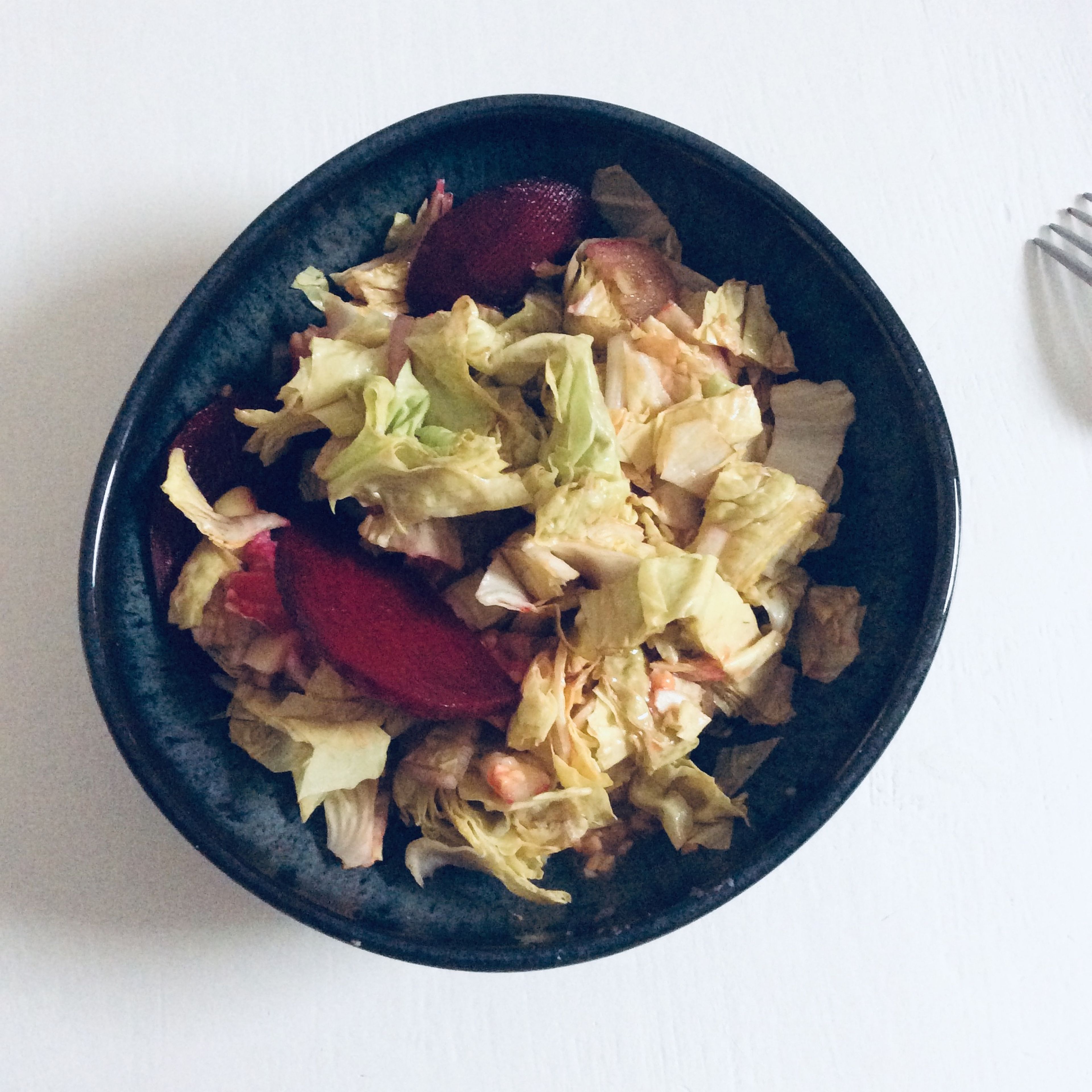Zuckerhut-Salat mit Guava und Rote Bete