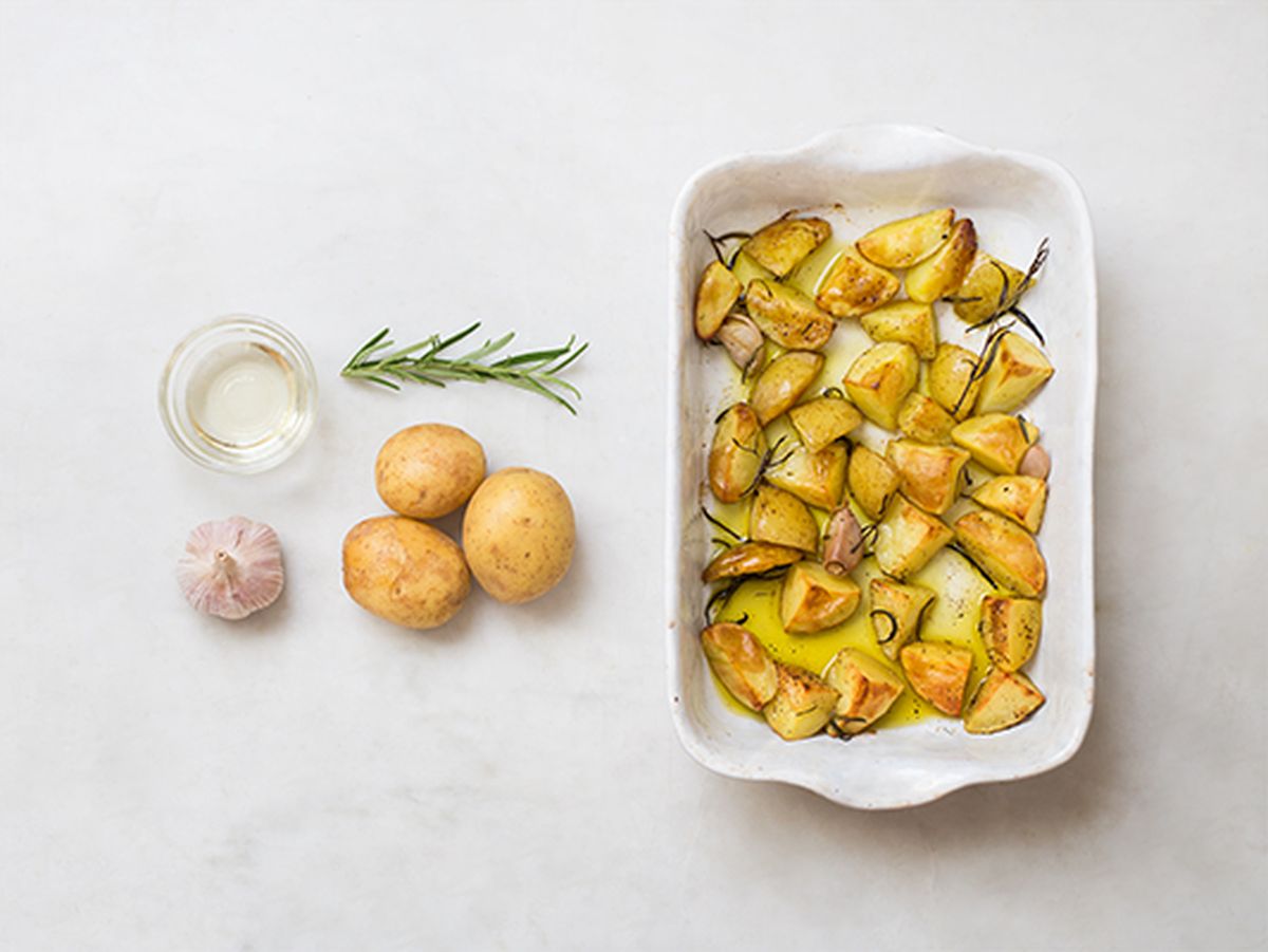 Ovenroasted rosemary potatoes Recipe Kitchen Stories