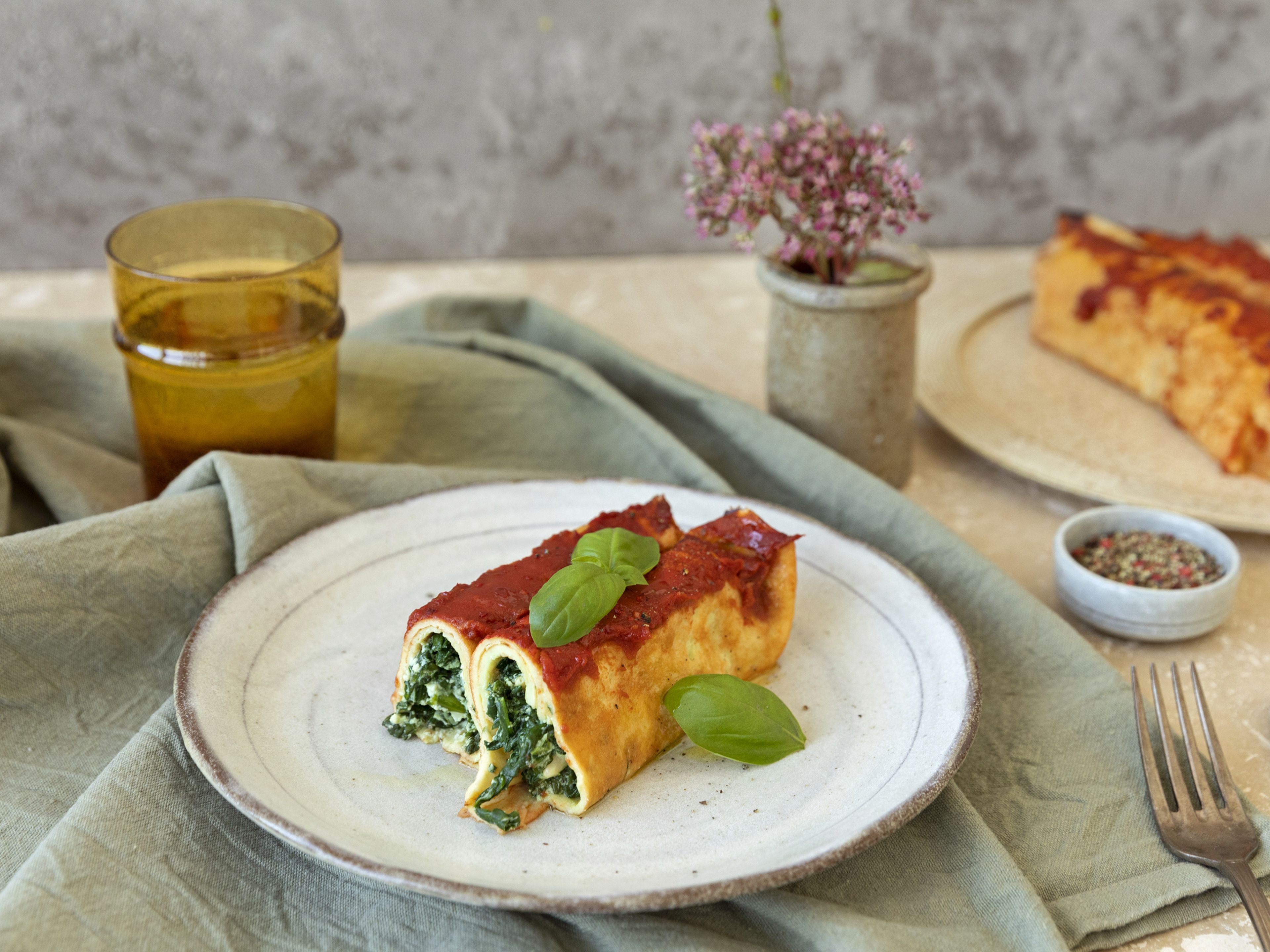 Spinach and pine nut crespelle