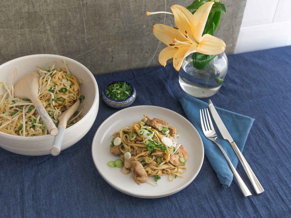 Fried noodles with pork | Recipe | Kitchen Stories