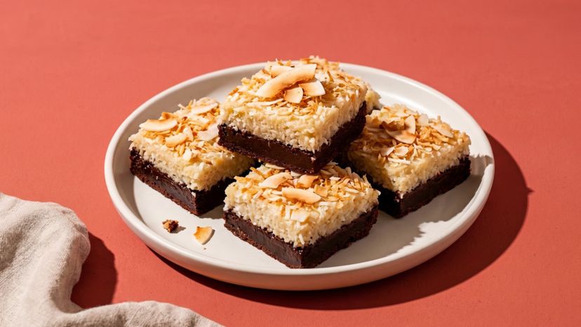 Saftige Schoko-Brownies mit üppiger Kokoscreme