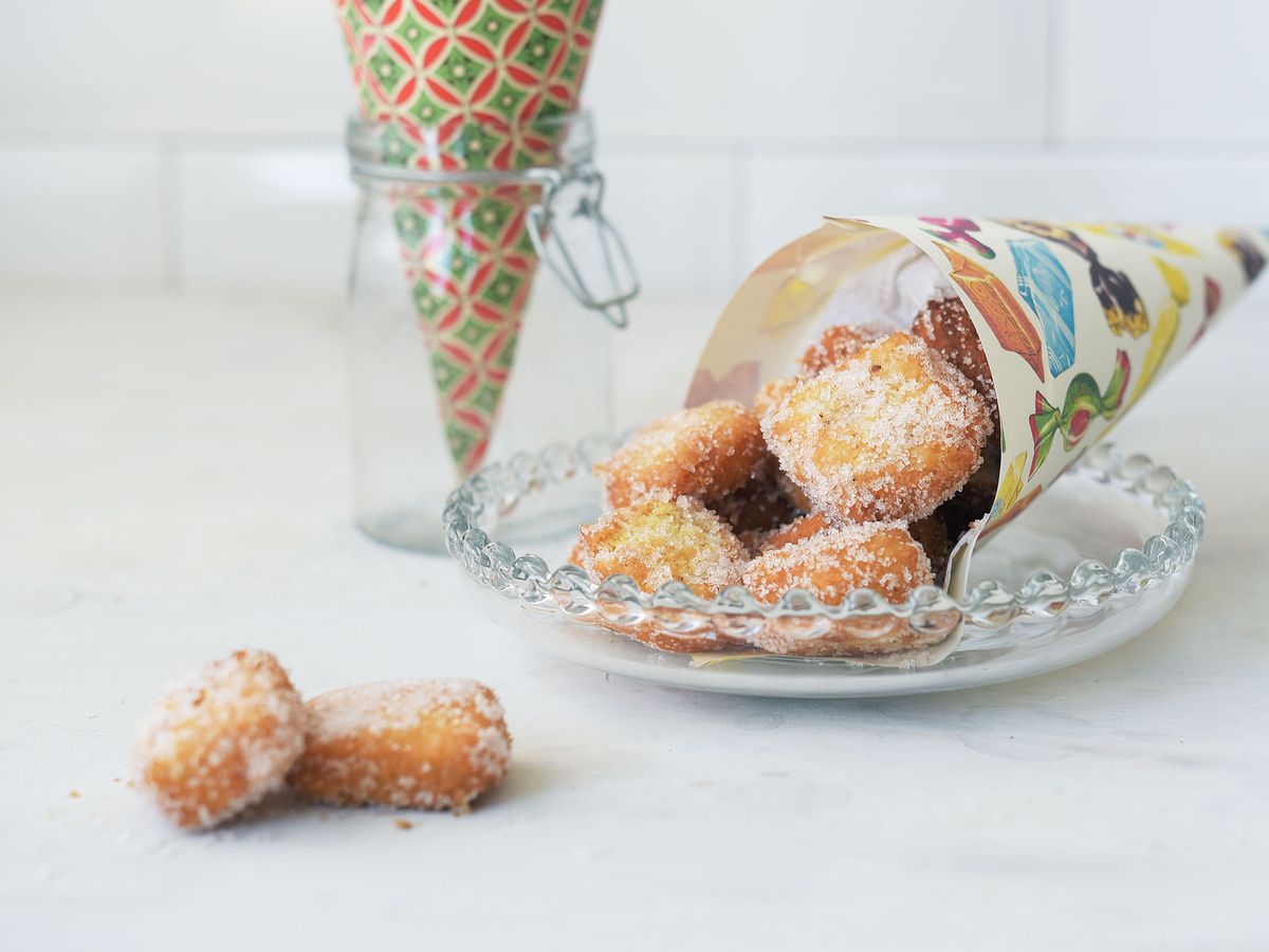 DIY deep-fried dough bites | Recipe | Kitchen Stories