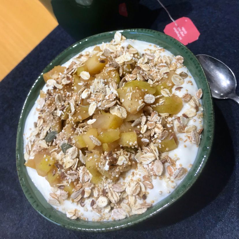 Bananen-Quark mit Zimt-Äpfeln