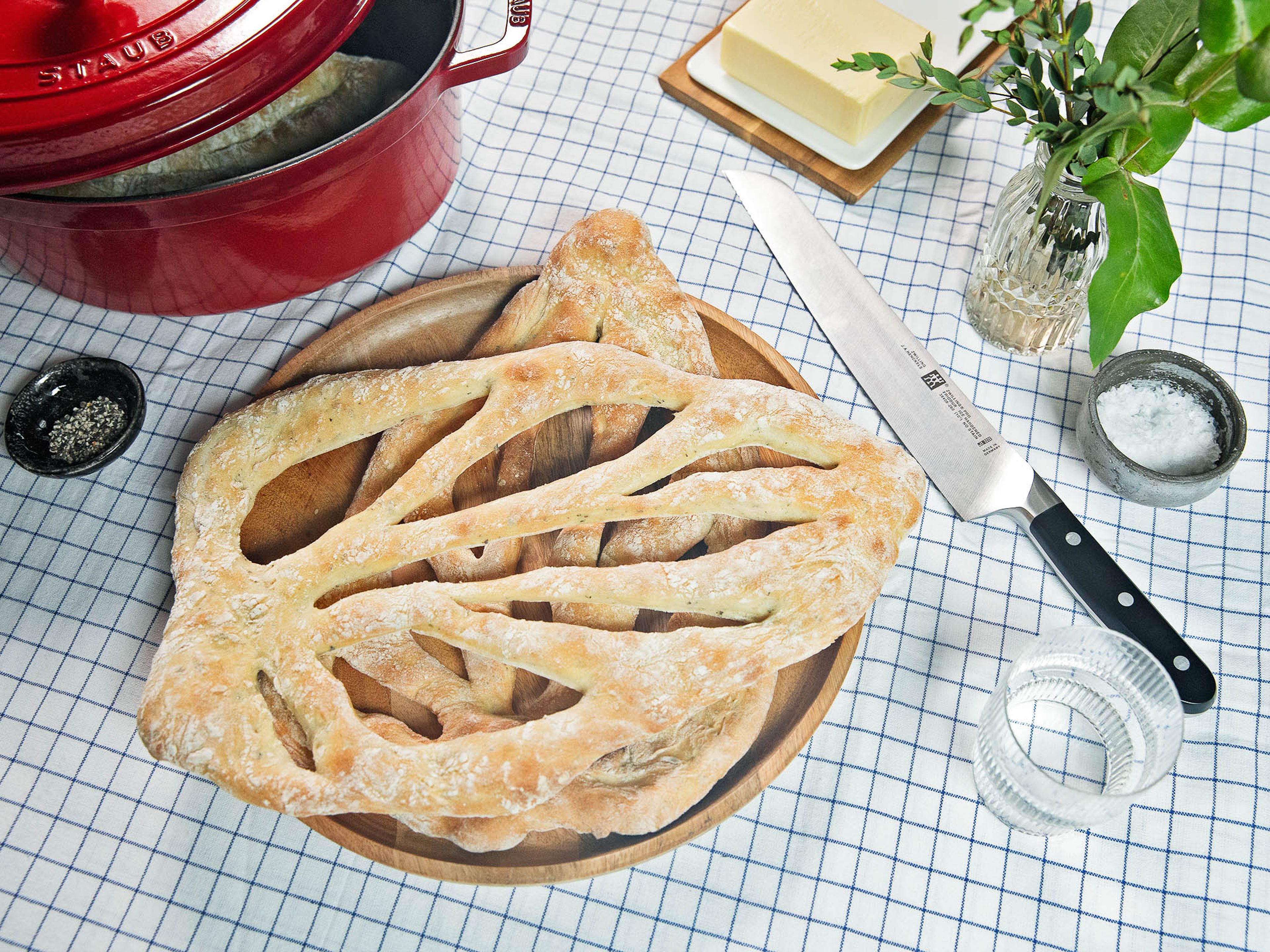 Fougasse (Provenzalisches Brot mit Kräutern)