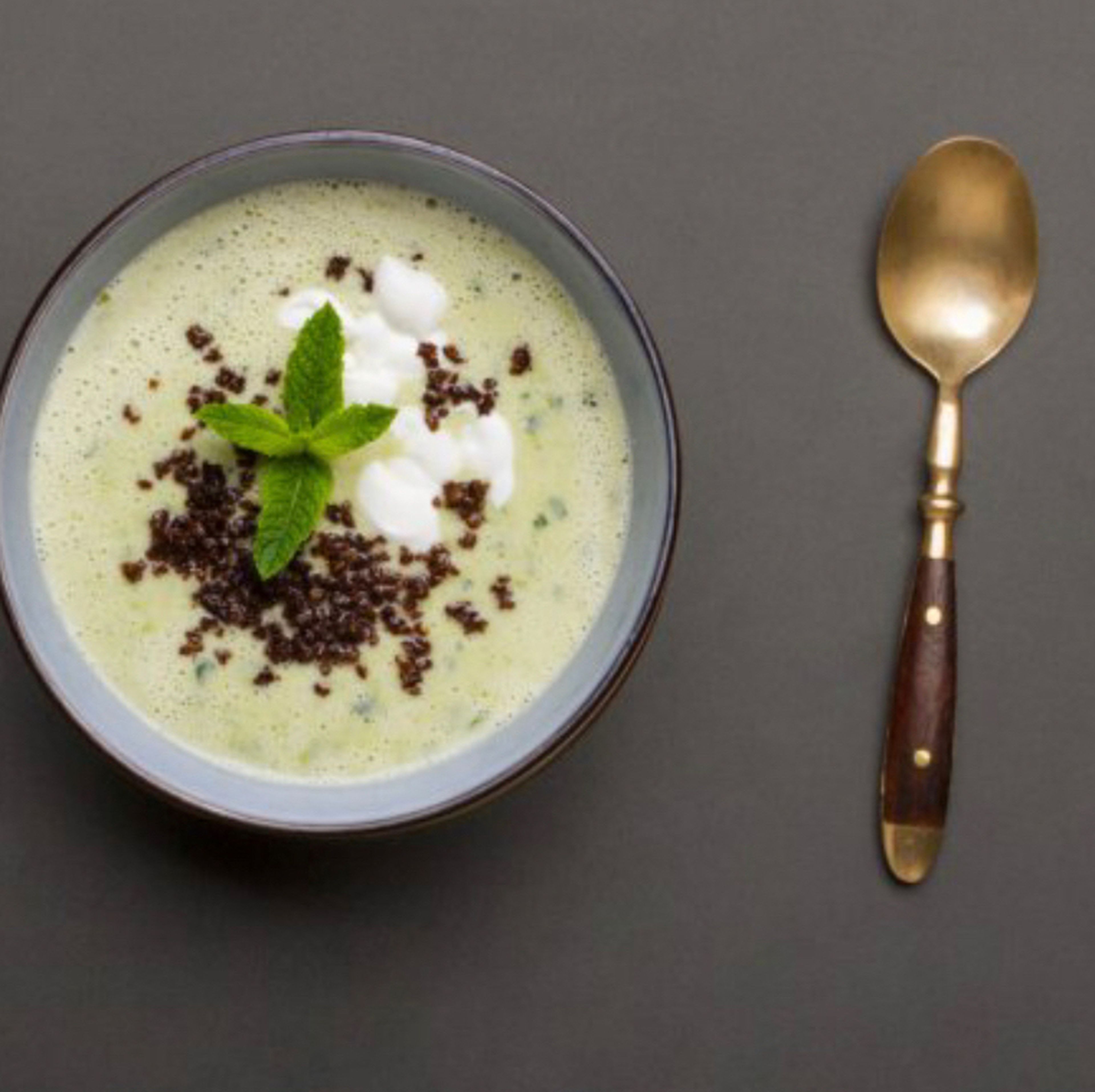Pea and mint soup with roasted pumpernickel