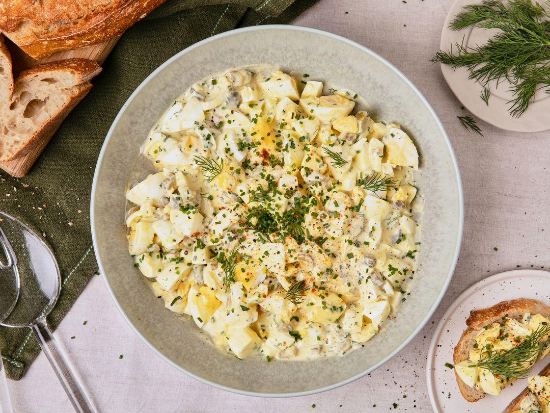 Cremiger Eiersalat – einfach &amp; original wie von Oma | Rezept | Kitchen ...