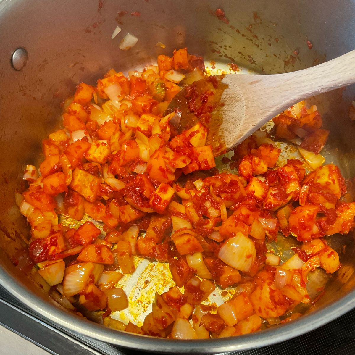 Rehragout mit Salzkartoffeln | Rezept | Kitchen Stories