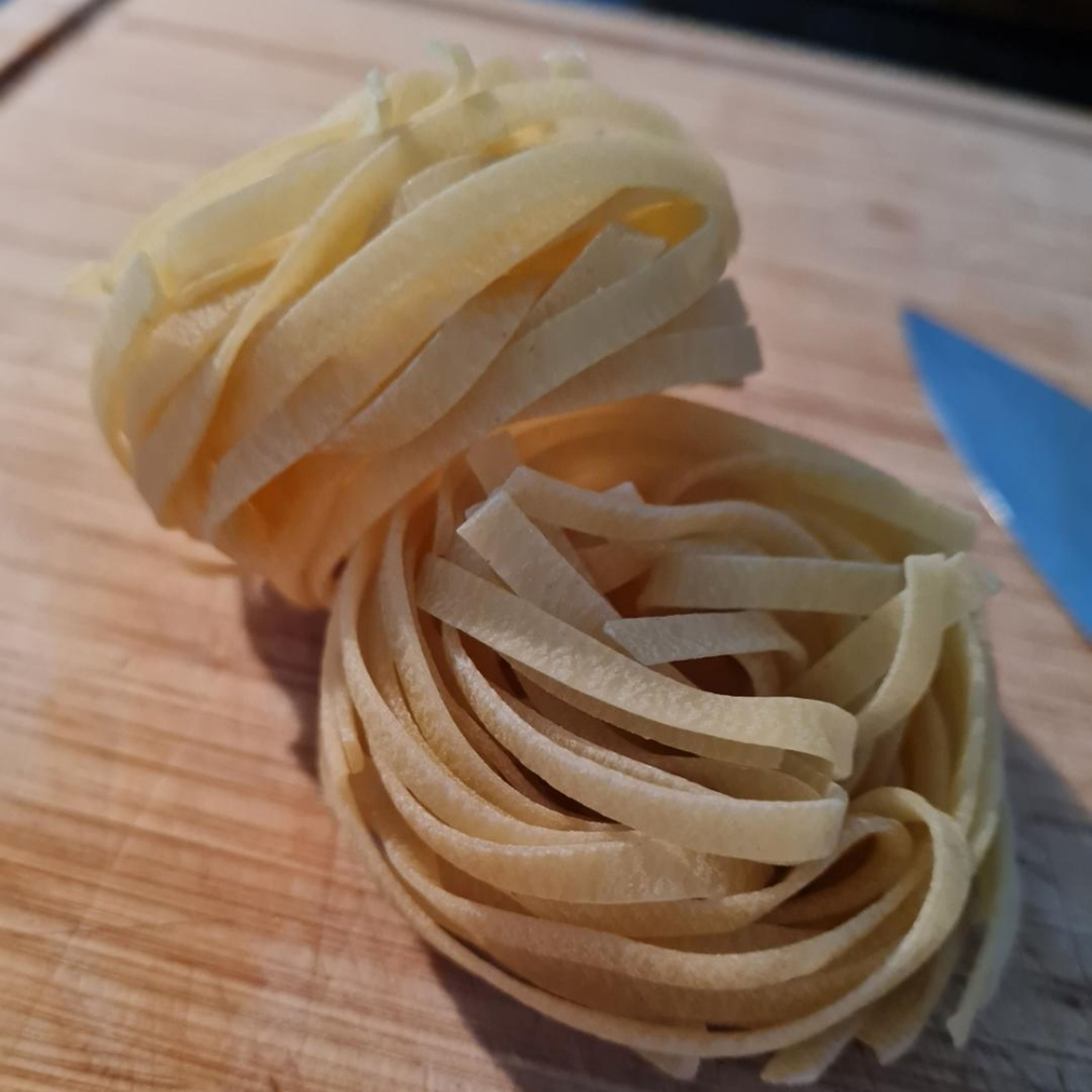 Parallel die Nudeln kurz aufkochen. nixht durch kochen!