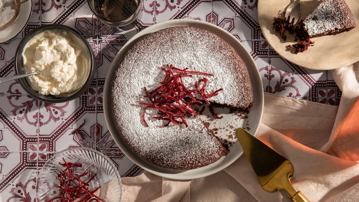 Double chocolate beetroot cake | Recipe | Kitchen Stories