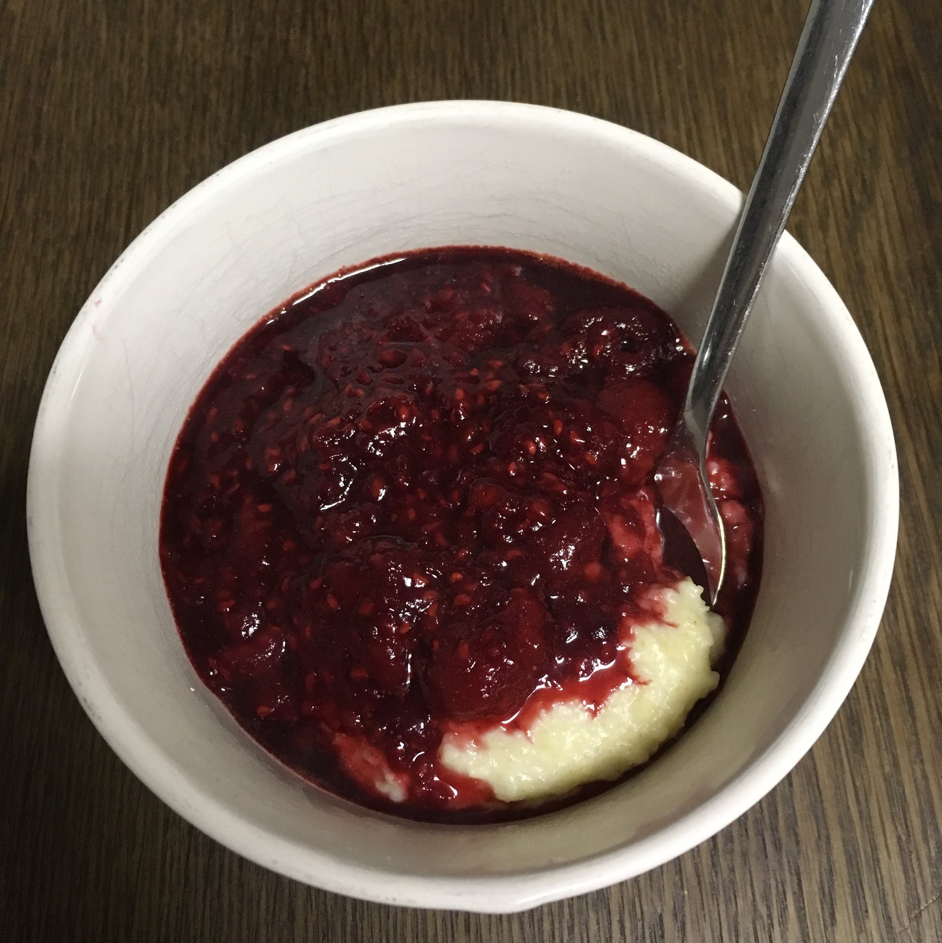Kokos-Polenta-Porridge mit Himbeerkompott (vegan) | Rezept | Kitchen ...