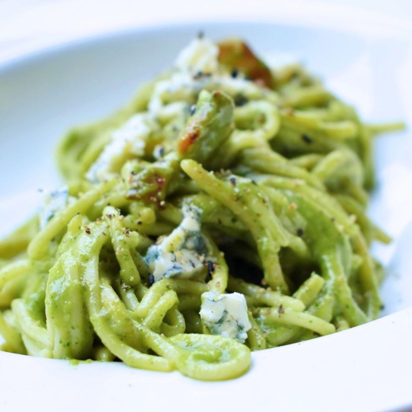 Spinach and blue cheese pesto pasta