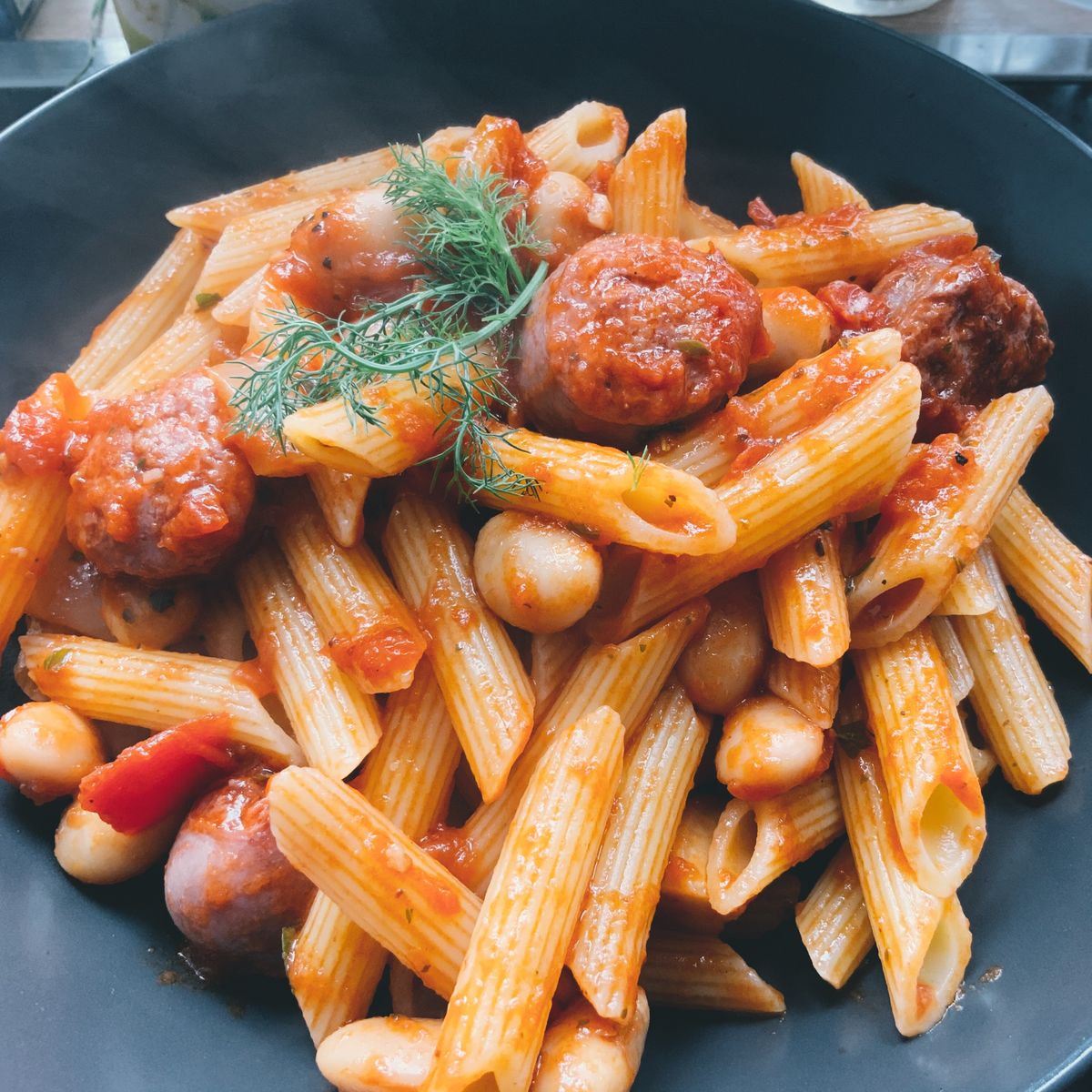 Penne mit Salsiccia, Fenchel, Tomaten und weißen Bohnen | Rezept ...