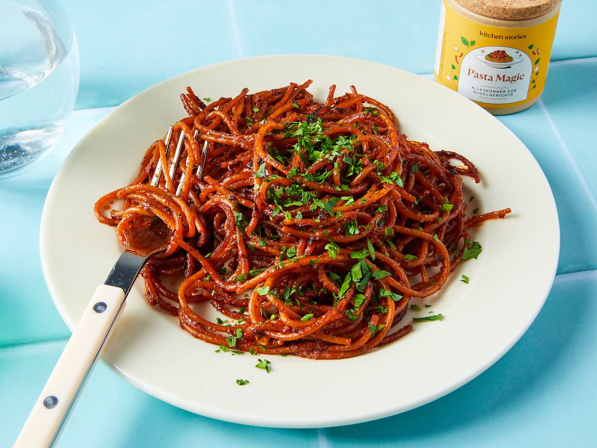 Spaghetti all'assassina | Recipe | Kitchen Stories