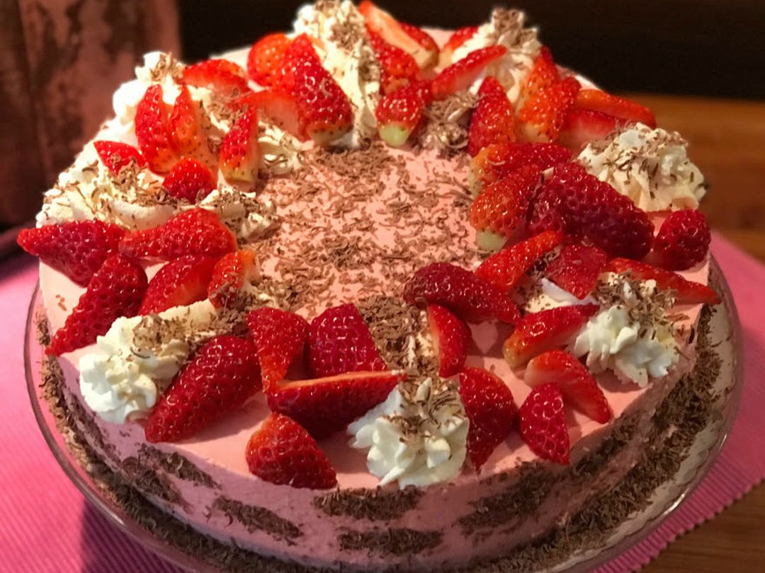 Chocolate-strawberry-quark cake