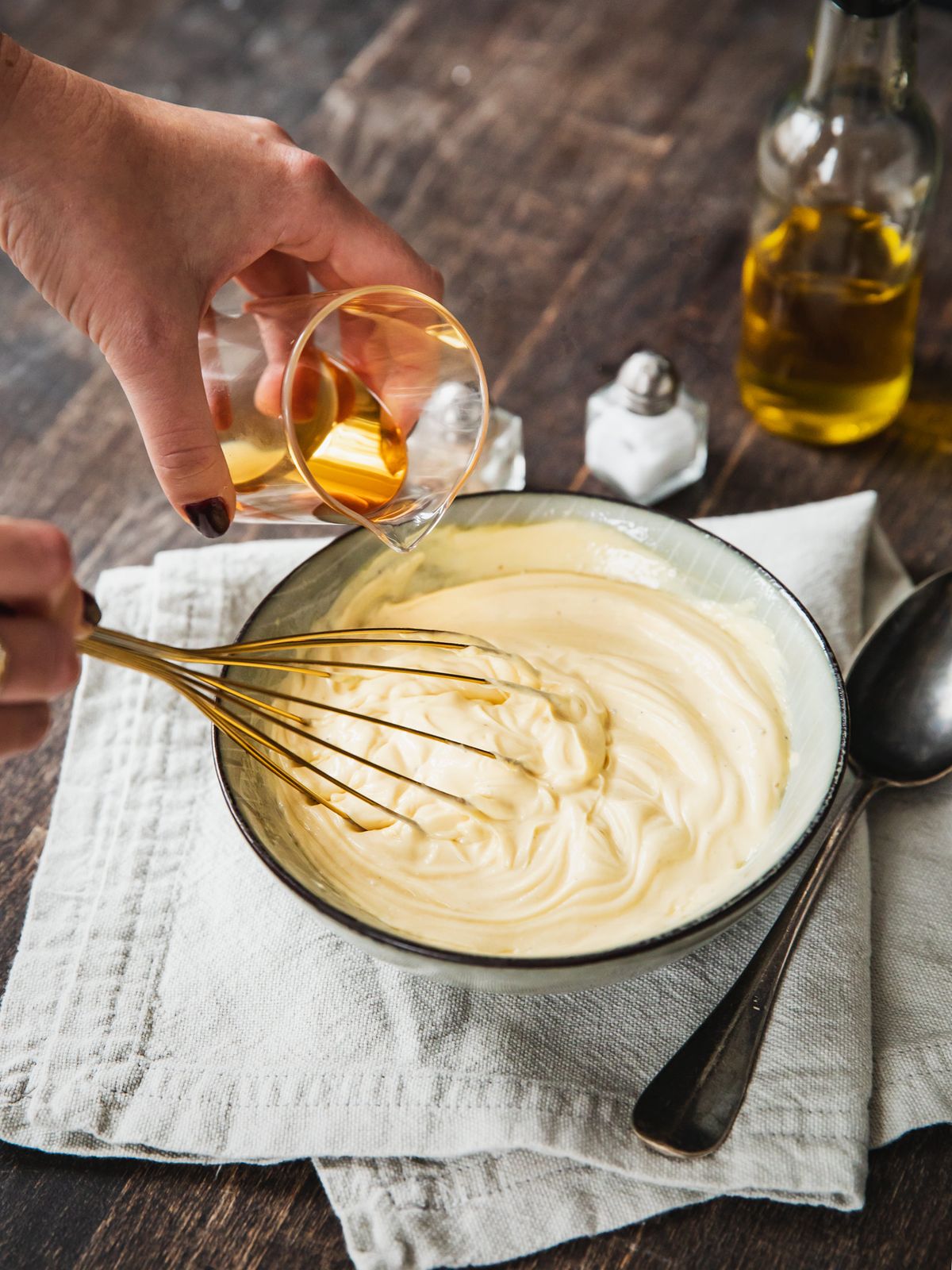 Aioli Selber Machen Mit Fertiger Mayonnaise Aioli und Mayonnaise blitzschnell selber machen | Stories | Kitchen Stories
