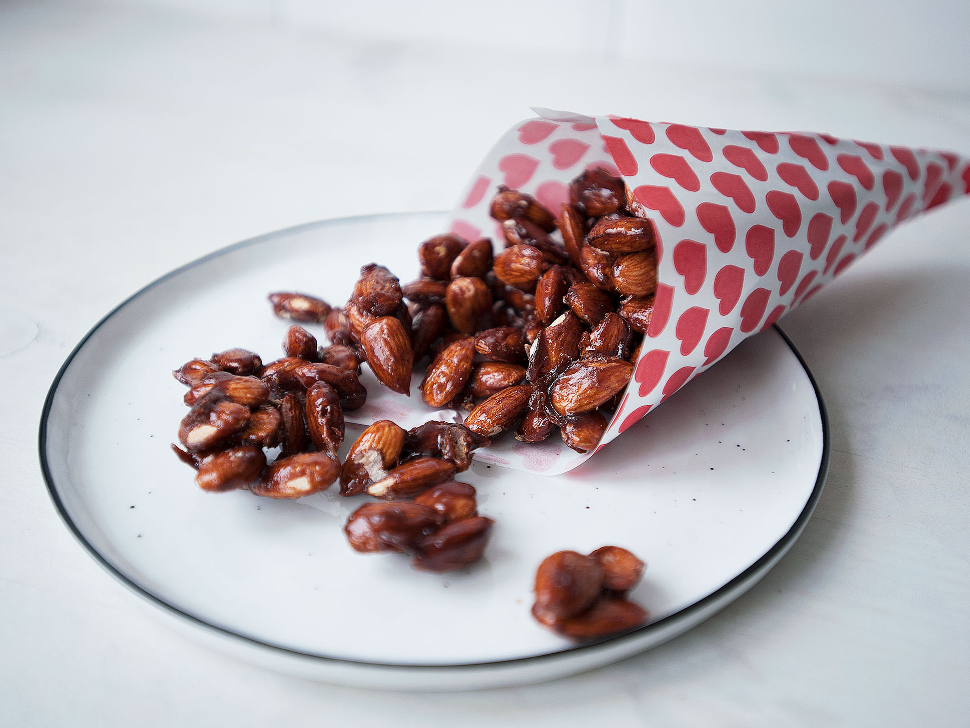 DIY candied almonds