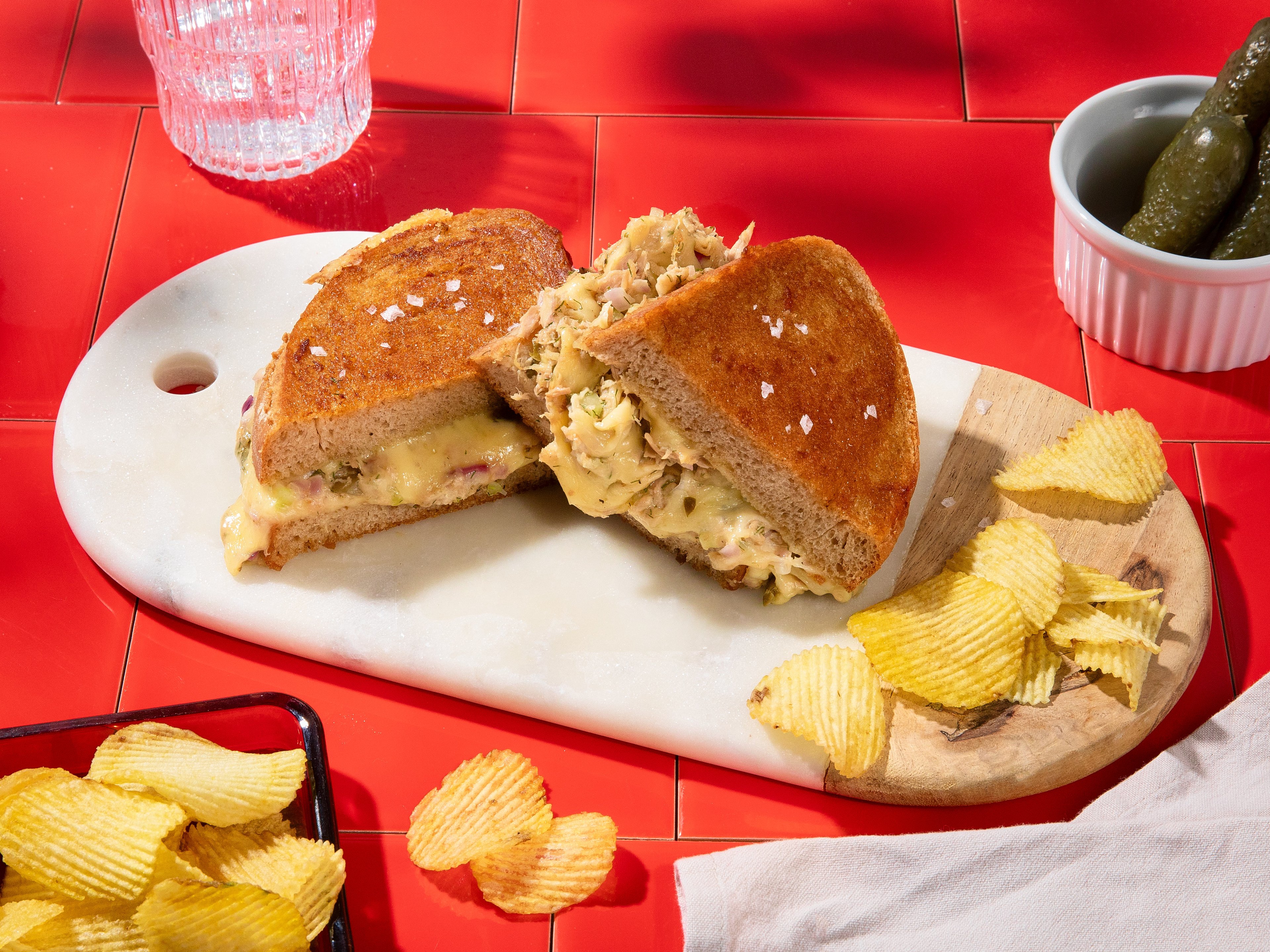 Tuna melt (hot tuna and cheese sandwich)