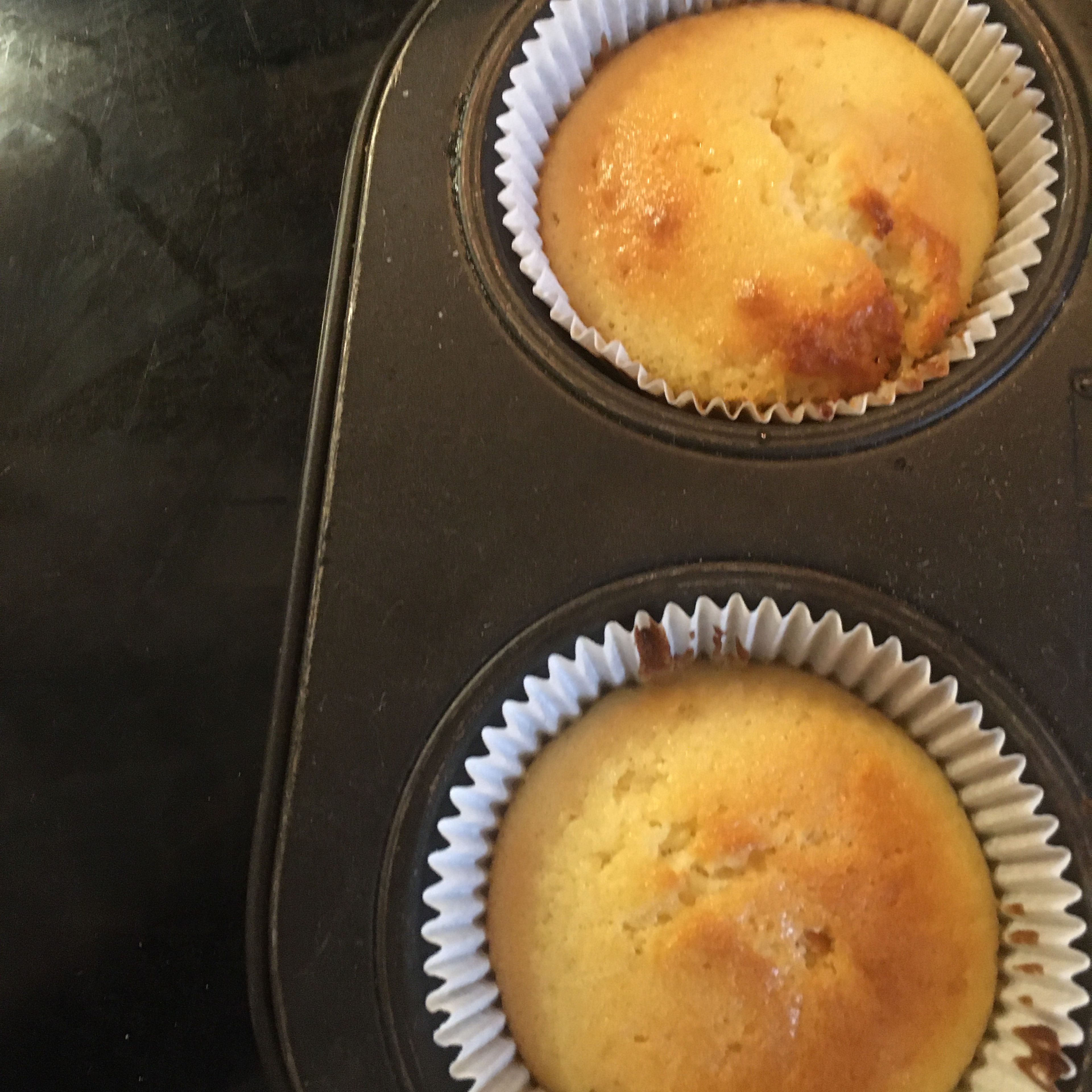 Die Muffins nach 20 Minuten aus dem Ofen holen und auskühlen lassen.