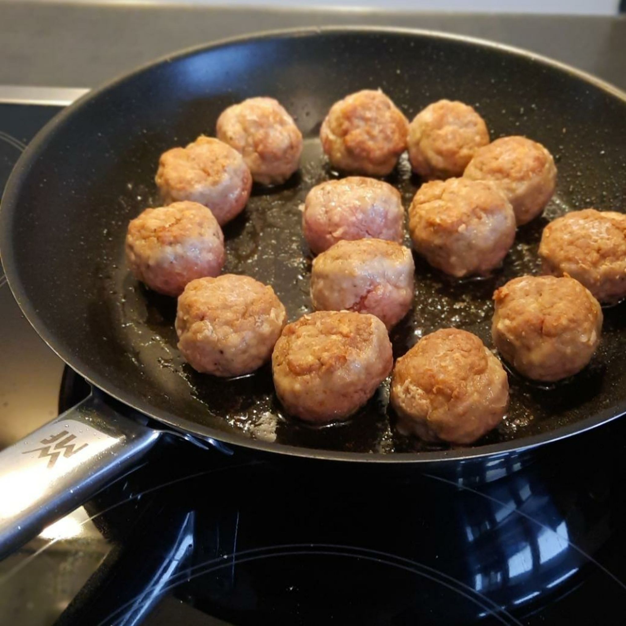 Albondigas - Spanische Hackbällchen | Rezept | Kitchen Stories