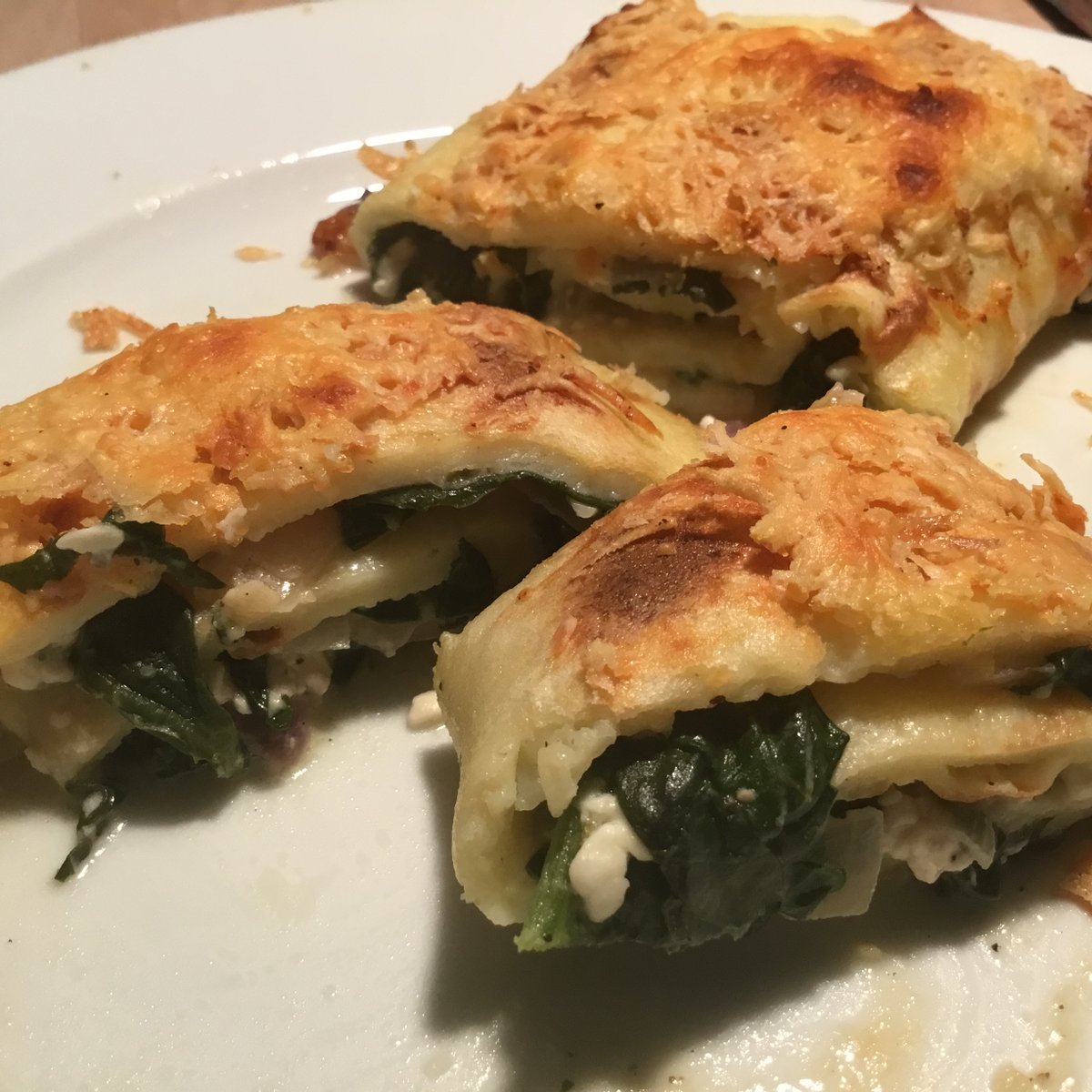 Pfannkuchen mit Hüttenkäse/Spinatfüllung | Rezept | Kitchen Stories