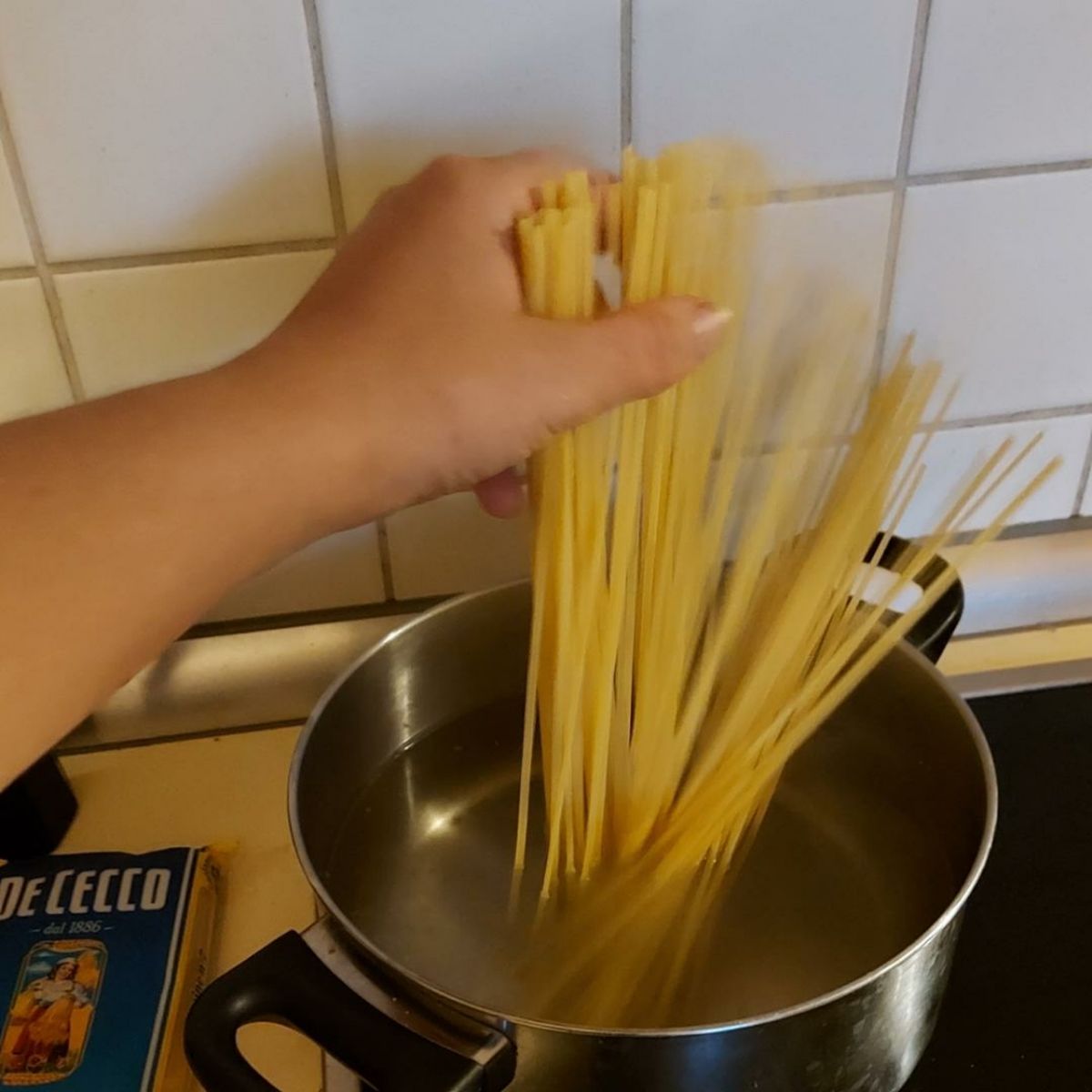 Linguine con salmone e pomodorini | Recipe | Kitchen Stories