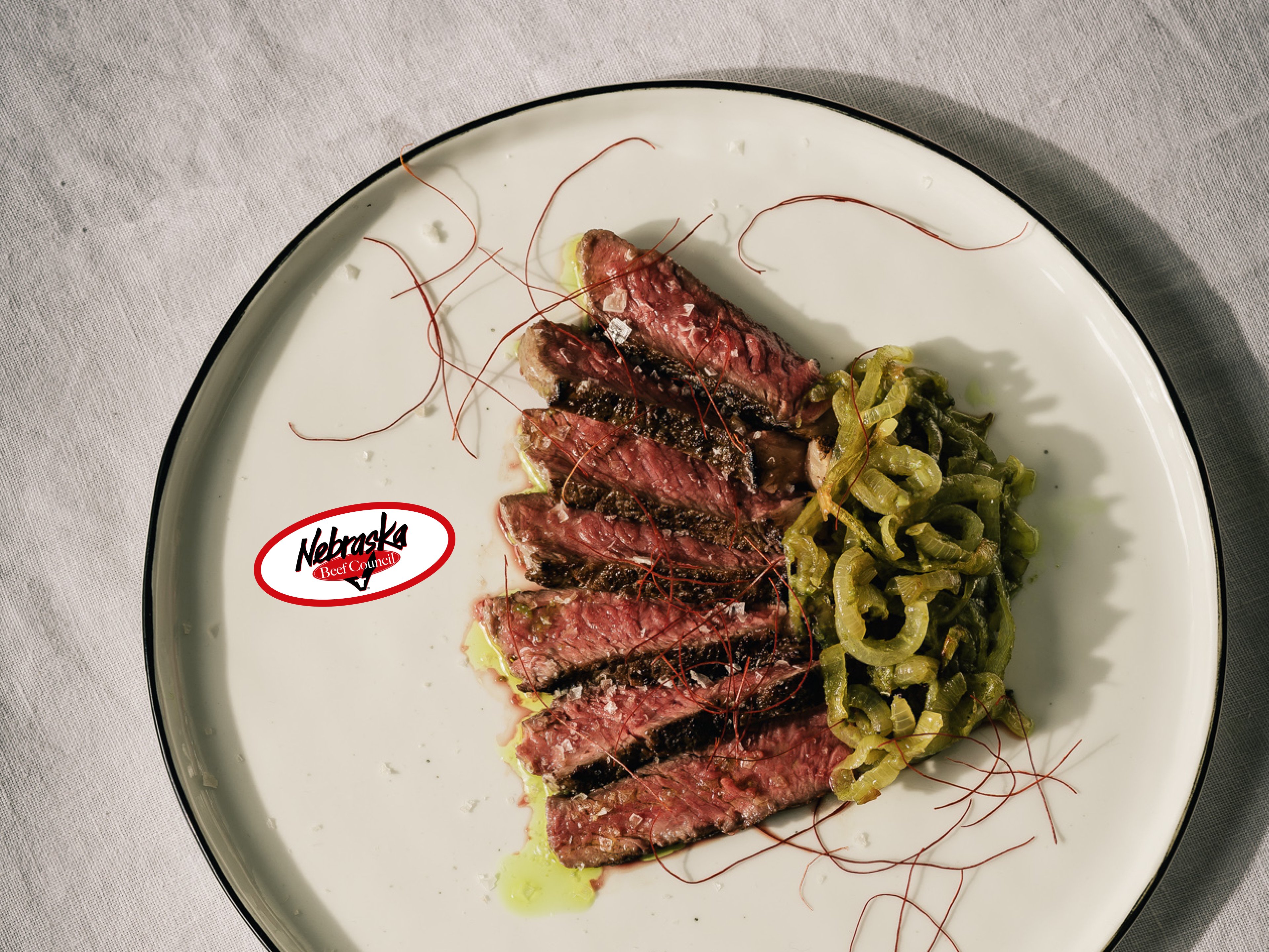 Ribeye Steak mit karamellisierten Wasabi-Zwiebeln