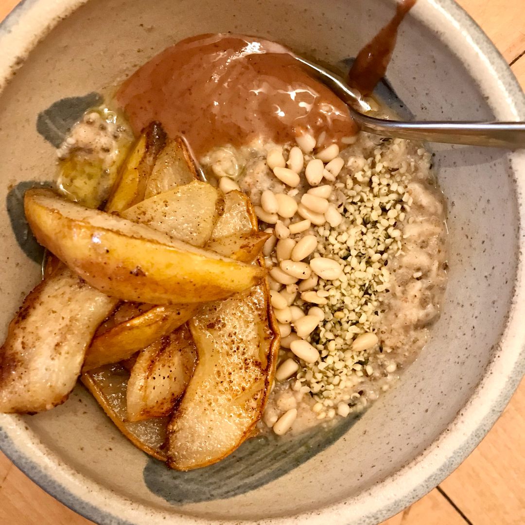 Porridge mit Kardamom-Birnen