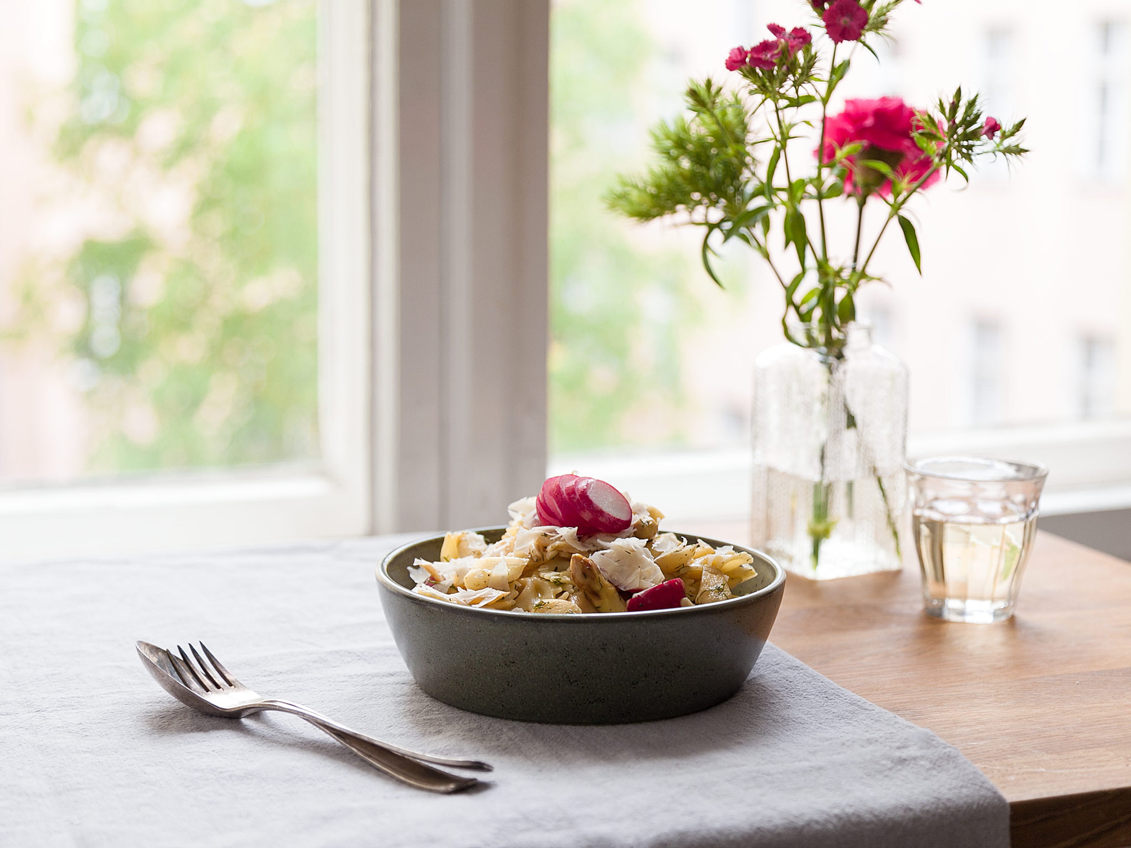 Asparagus pasta salad