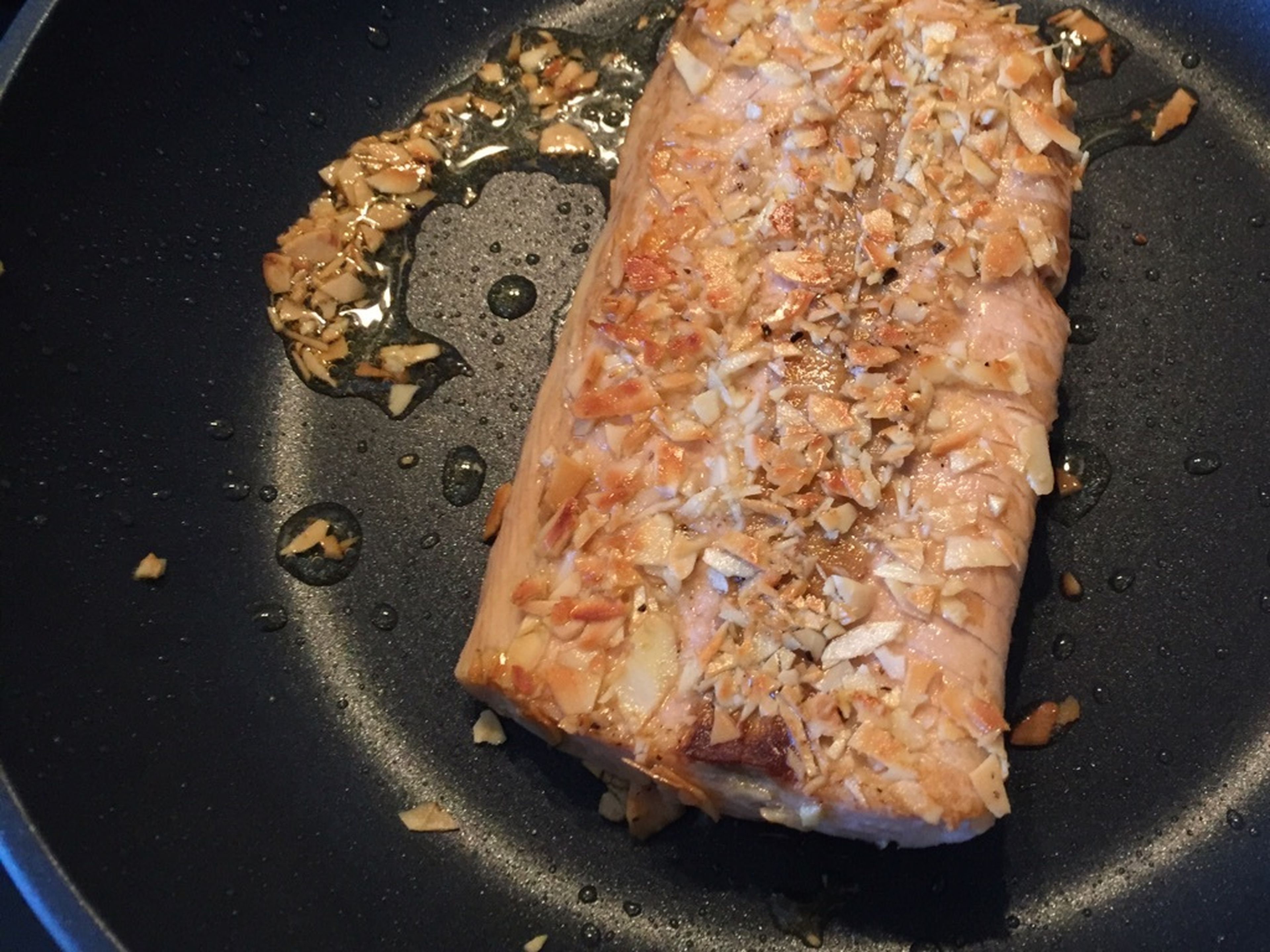 Fry the fish on each side for approx. 2 min. Turn carefully.