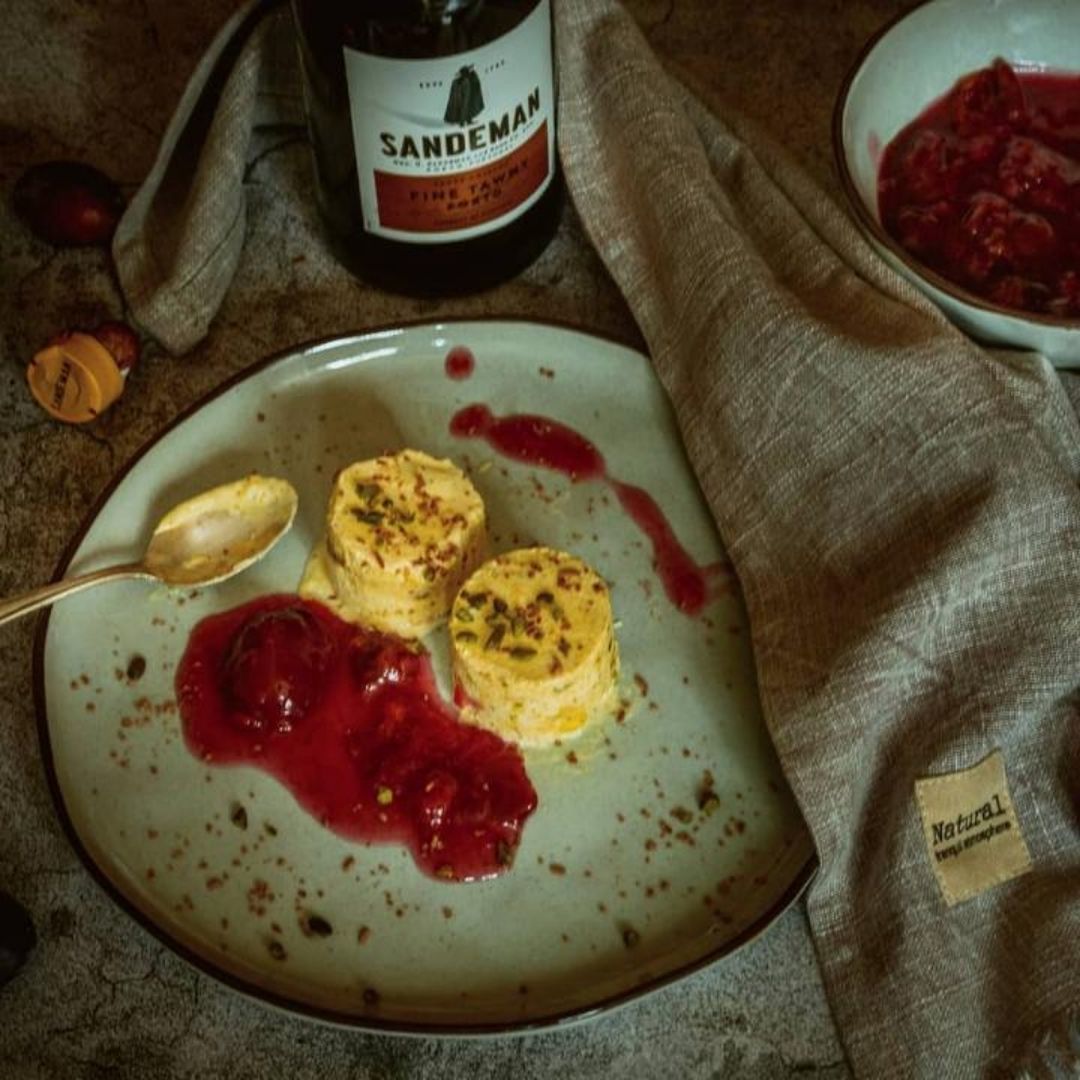 Portwein Zwetschgen mit Pistazien-Parfait