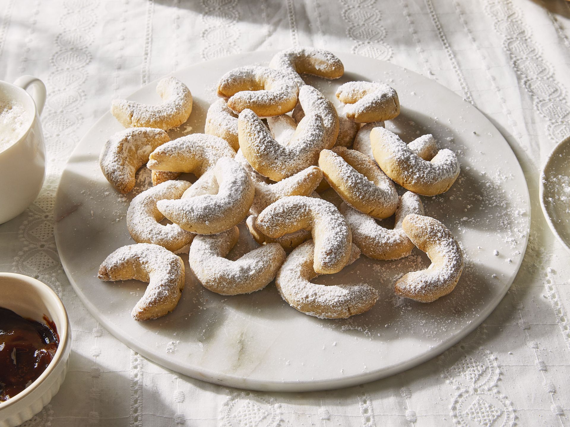 Easy vanilla crescent cookies