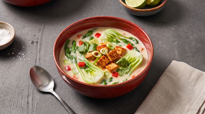 Entdecke deine neue Lieblingssuppe mit Pak Choi und Kokosmilch