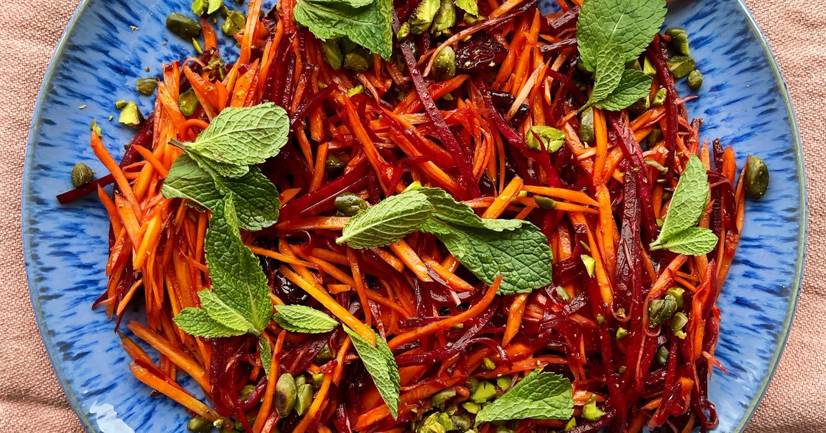 Karottensalat mit Cranberries und Pistazien | Rezept | Kitchen Stories