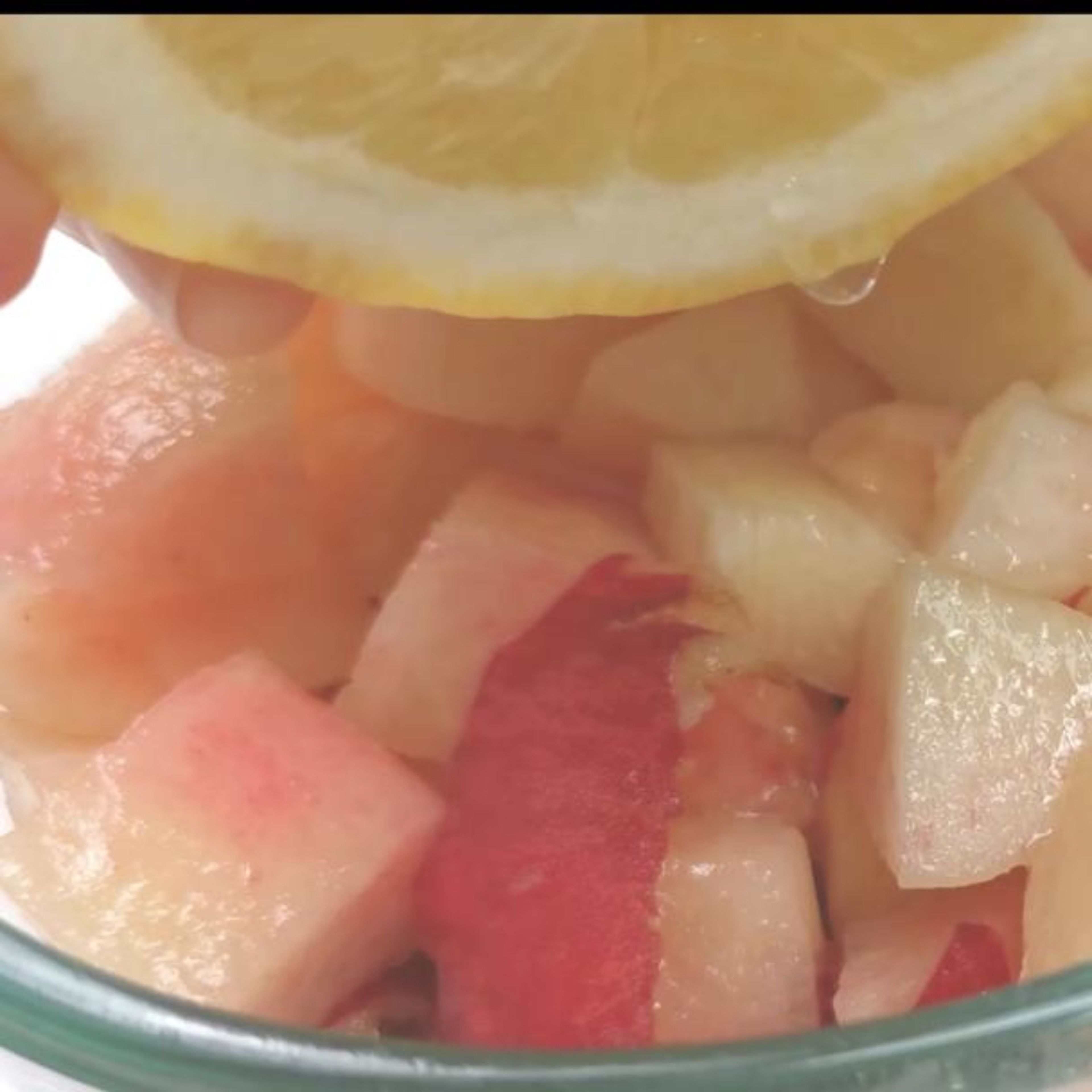 Combine the peach pulp and skin in a bowl, add lemon juice and sugar