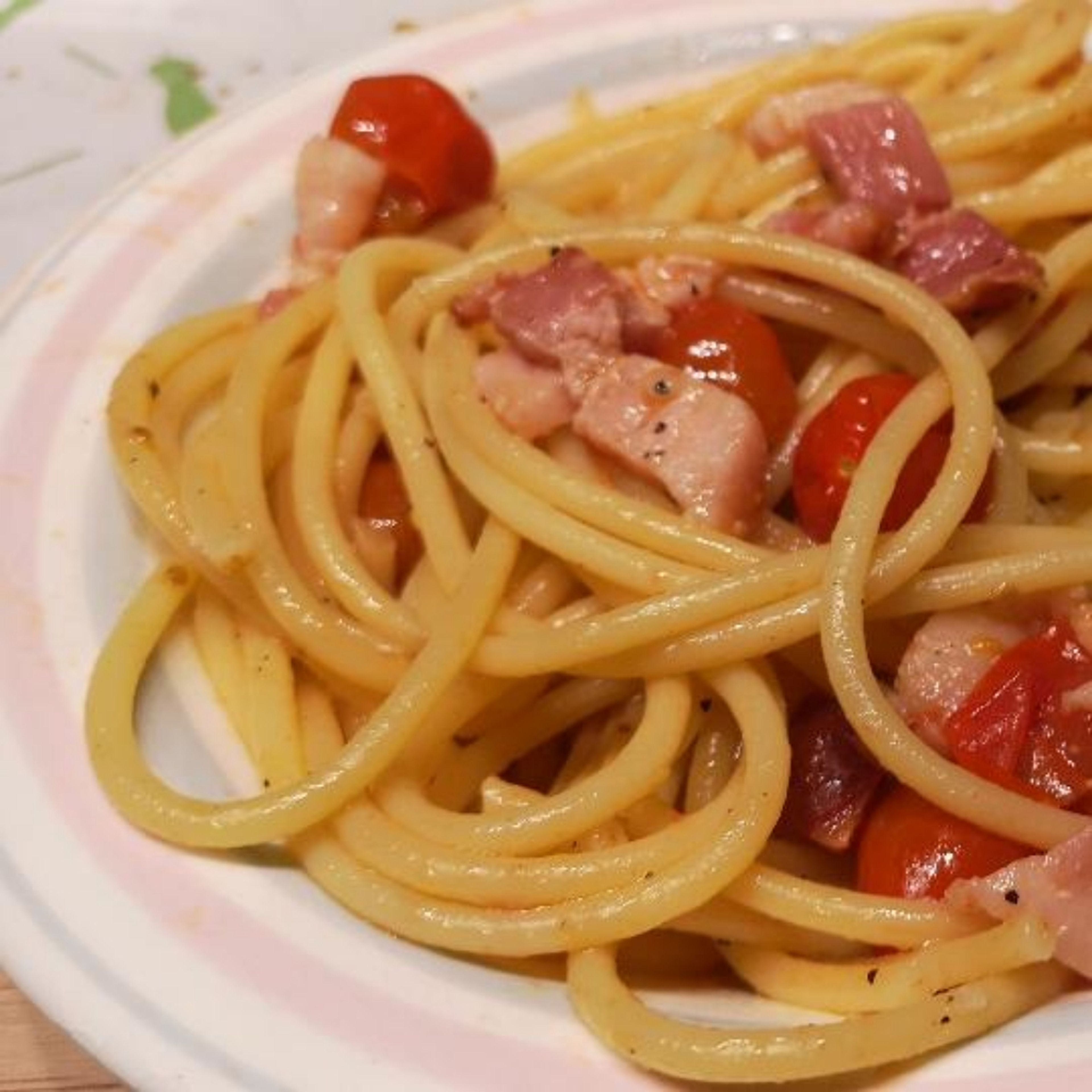 Bucatini con Pancetta e Pomodoro