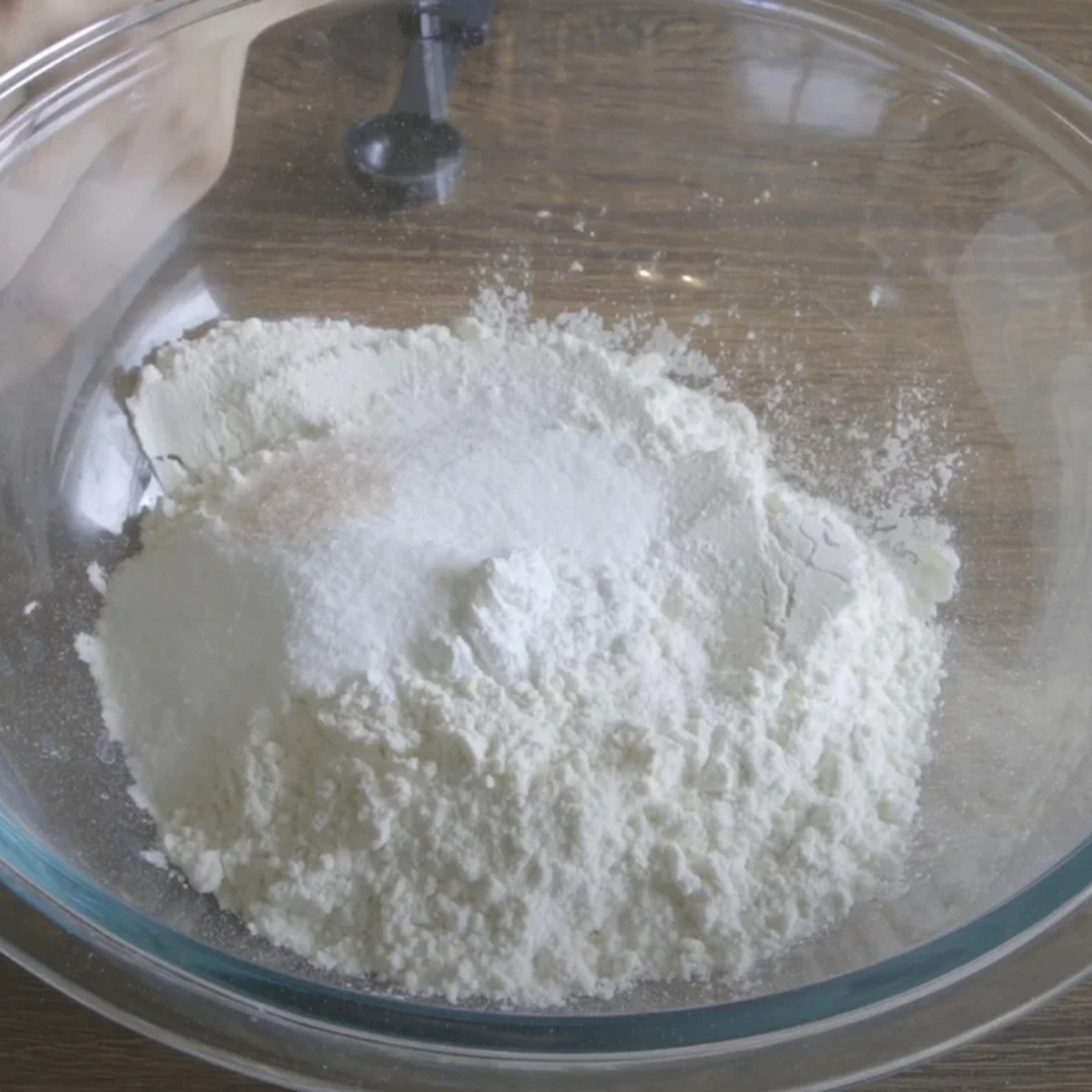 Prepare all dry ingredients in another bowl.