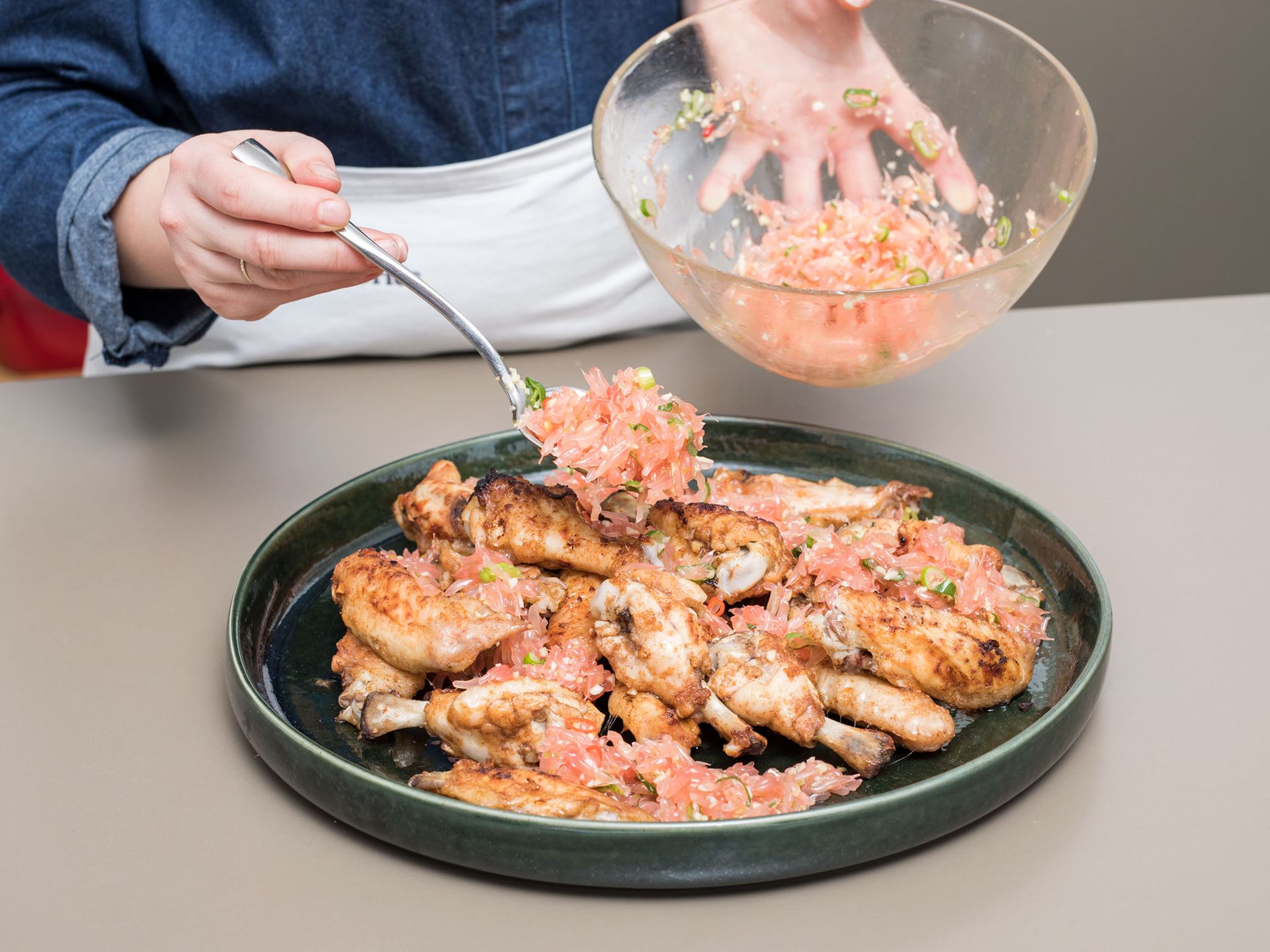 Baked chicken wings with pomelo sauce | Recipe | Kitchen Stories