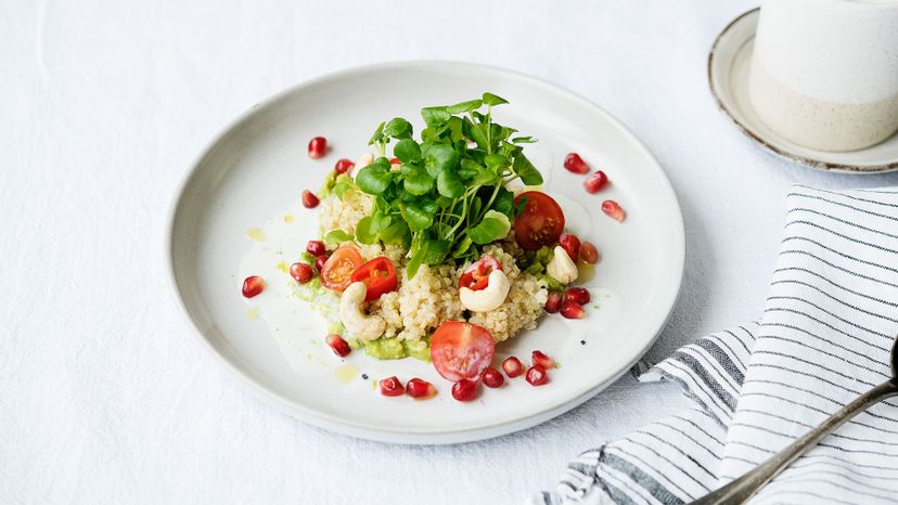 Quinoa salad with guacamole and buttermilk-dressing