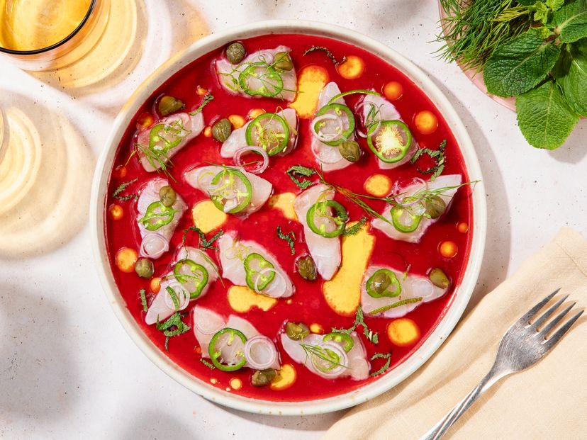 Wolfsbarsch-Crudo mit Kirsch-Vinaigrette