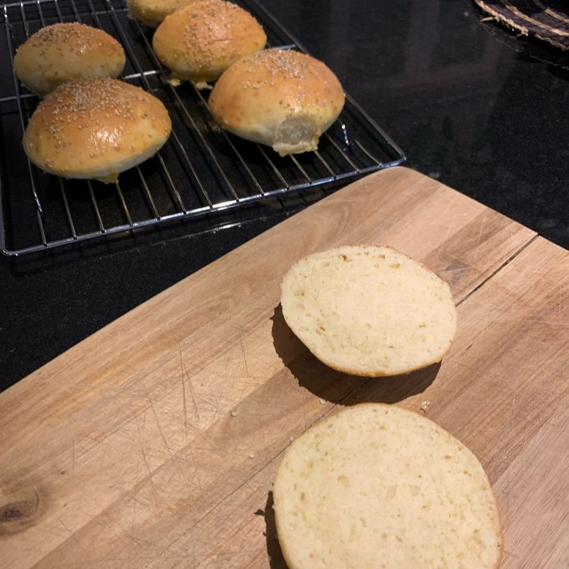 Burger Buns mit Sesam