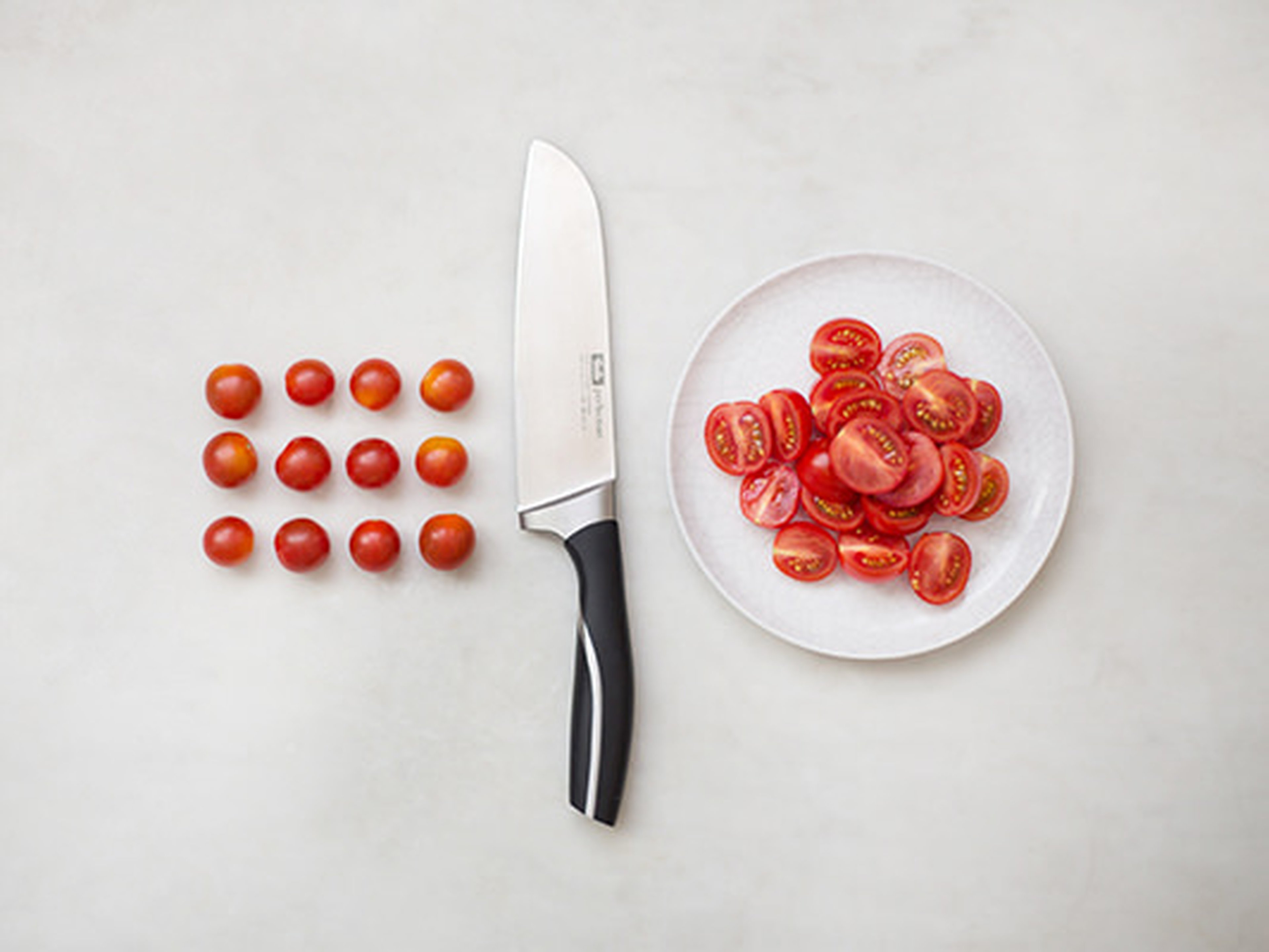 Cherrytomaten halbieren