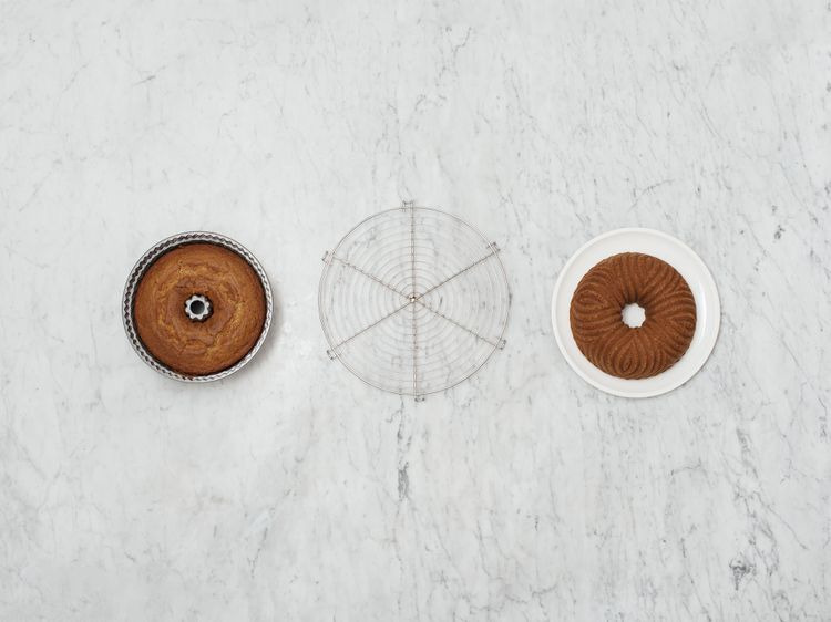 How to remove cake from a bundt pan Recipe Kitchen Stories