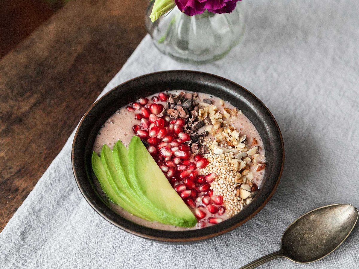 Pomegranate smoothie bowl | Recipe | Kitchen Stories