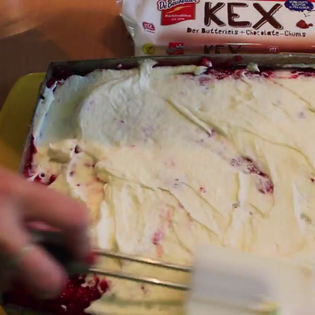 Raspberry cookie cake Recipe Kitchen Stories