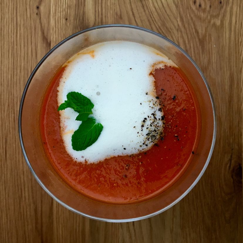 Pikantes Tomaten-Paprika-Süppchen